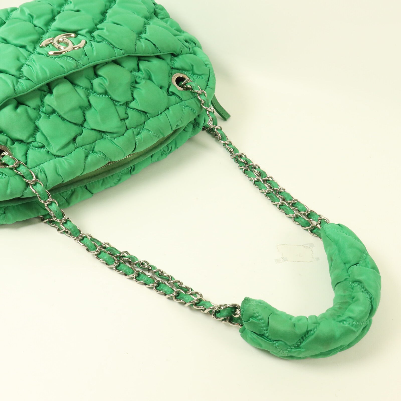 CHANEL 尼龍Bubble Bag鏈帶手挽袋