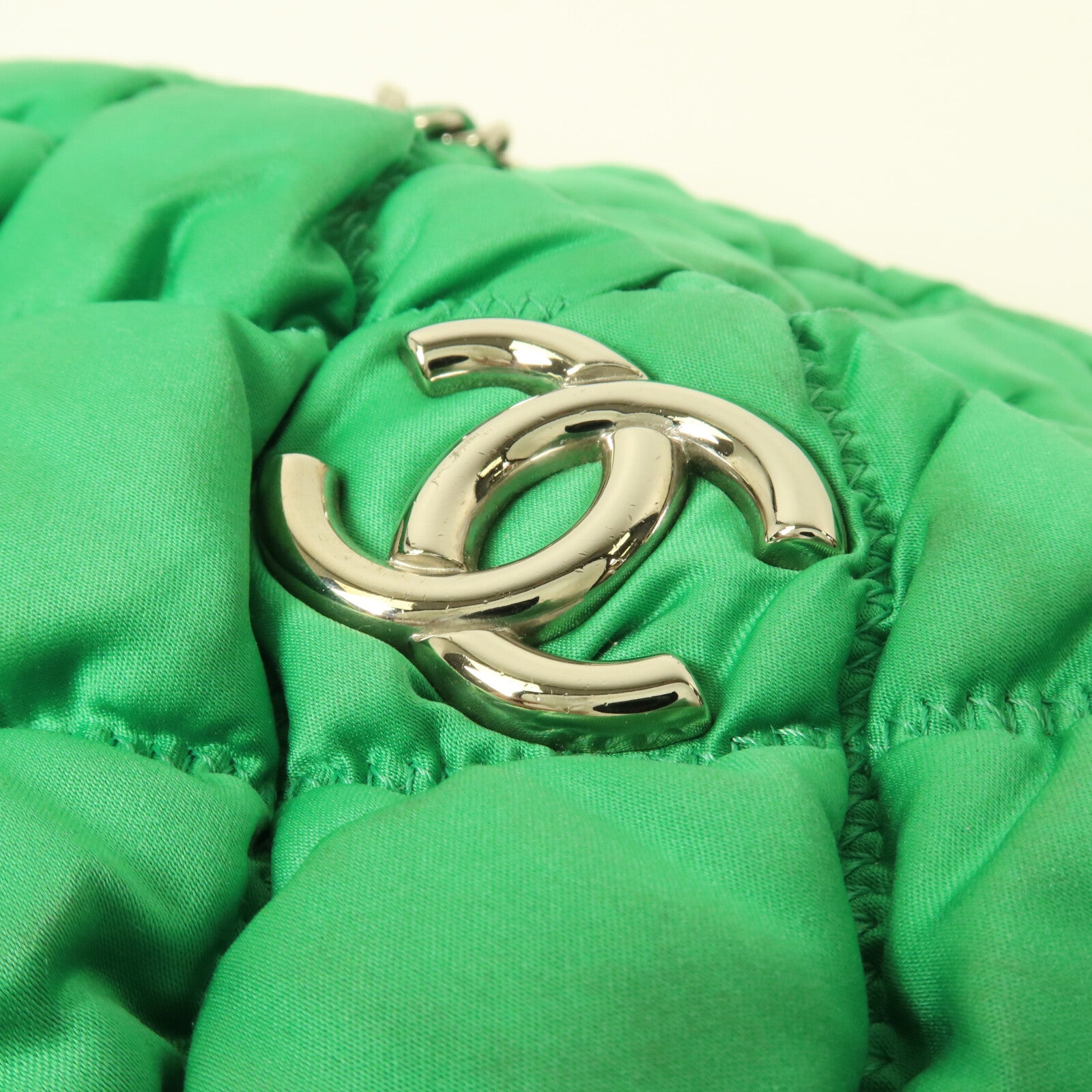 CHANEL 尼龍Bubble Bag鏈帶手挽袋