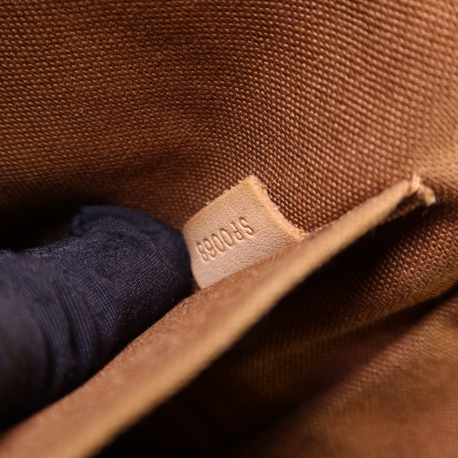 LOUIS VUITTON Monogram Tivoli GM金扣肩背袋