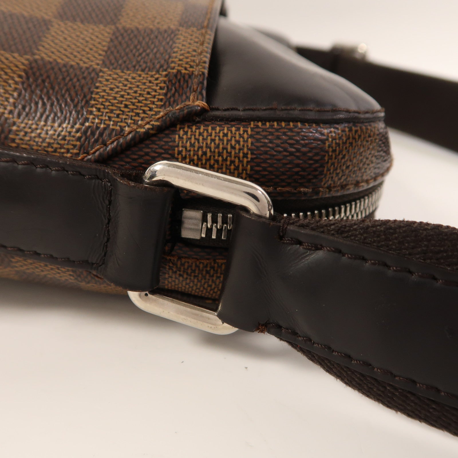 LOUIS VUITTON 【激減優惠】Damier Jake Messenger PM銀扣肩背袋