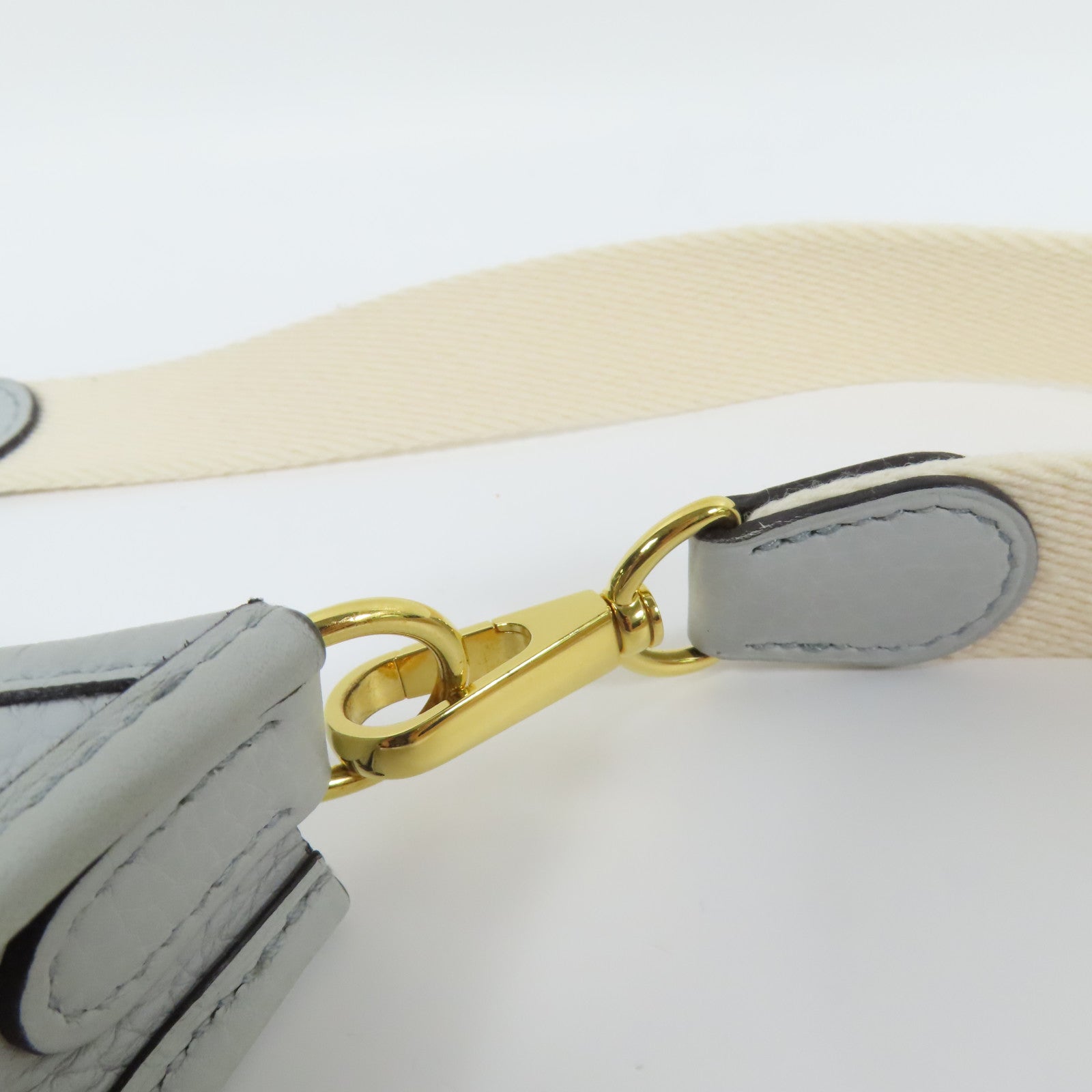 HERMES Clemence皮革Evelyne TPM金扣肩背袋Bleu Pale