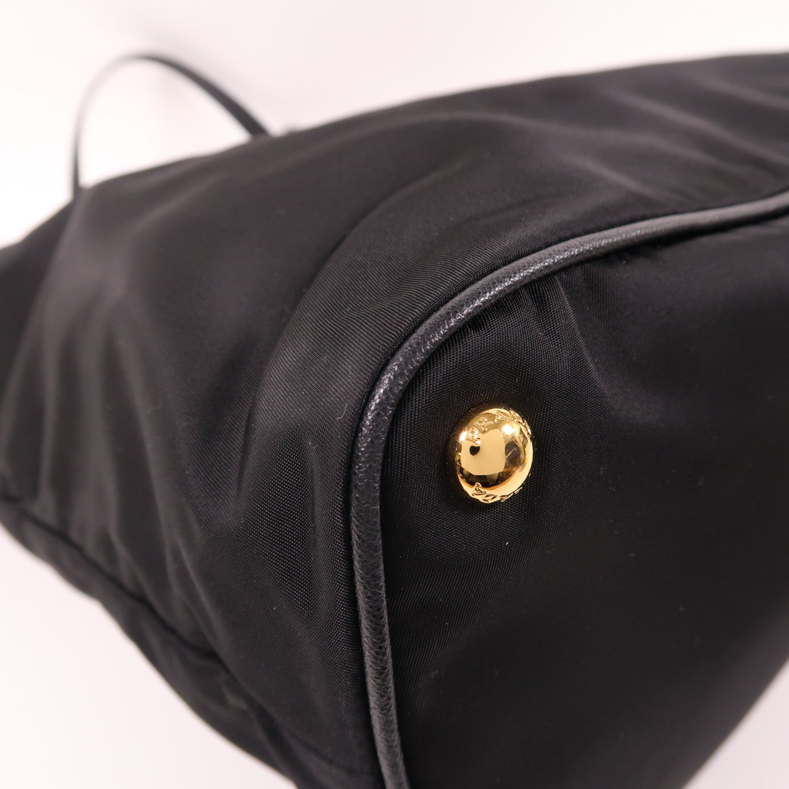 PRADA 尼龍Shoulder Bag金扣肩背袋黑色