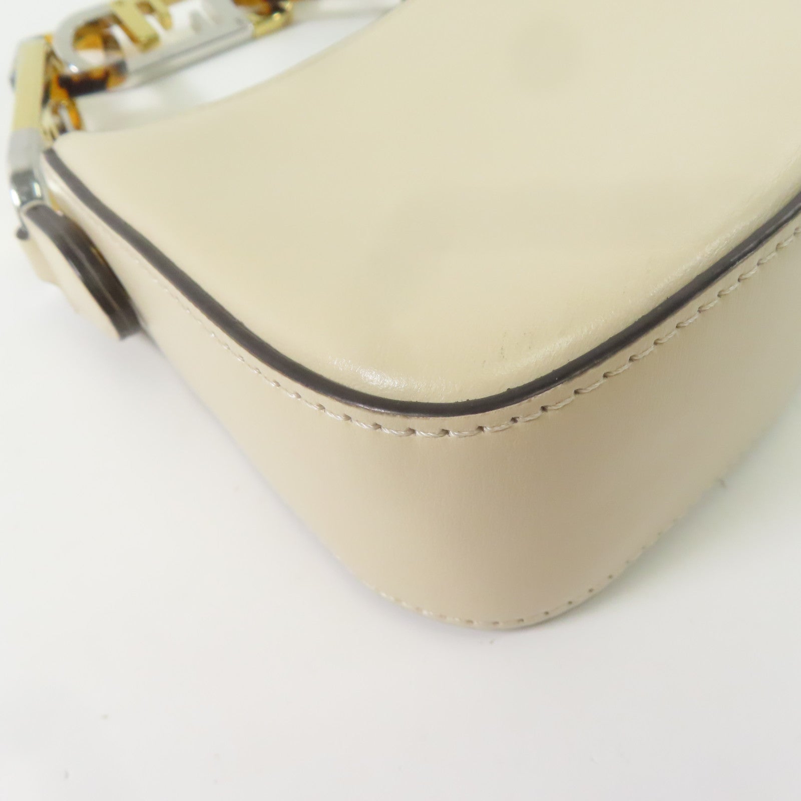 FENDI 牛皮皮革O'Lock Swing金扣手挽肩背兩用袋亮珊瑚色