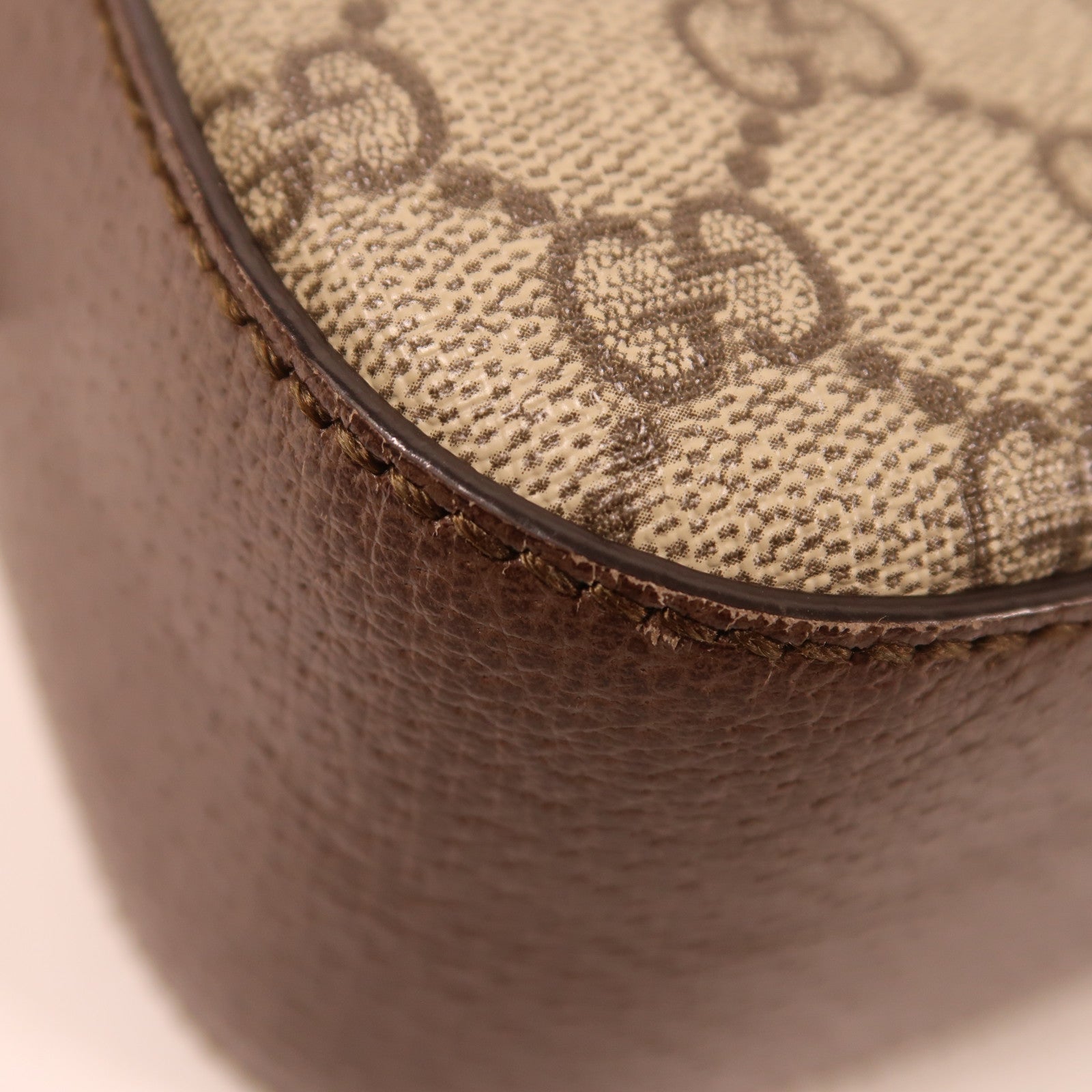 GUCCI 塗層帆布/皮革GG Supreme金扣肩背袋