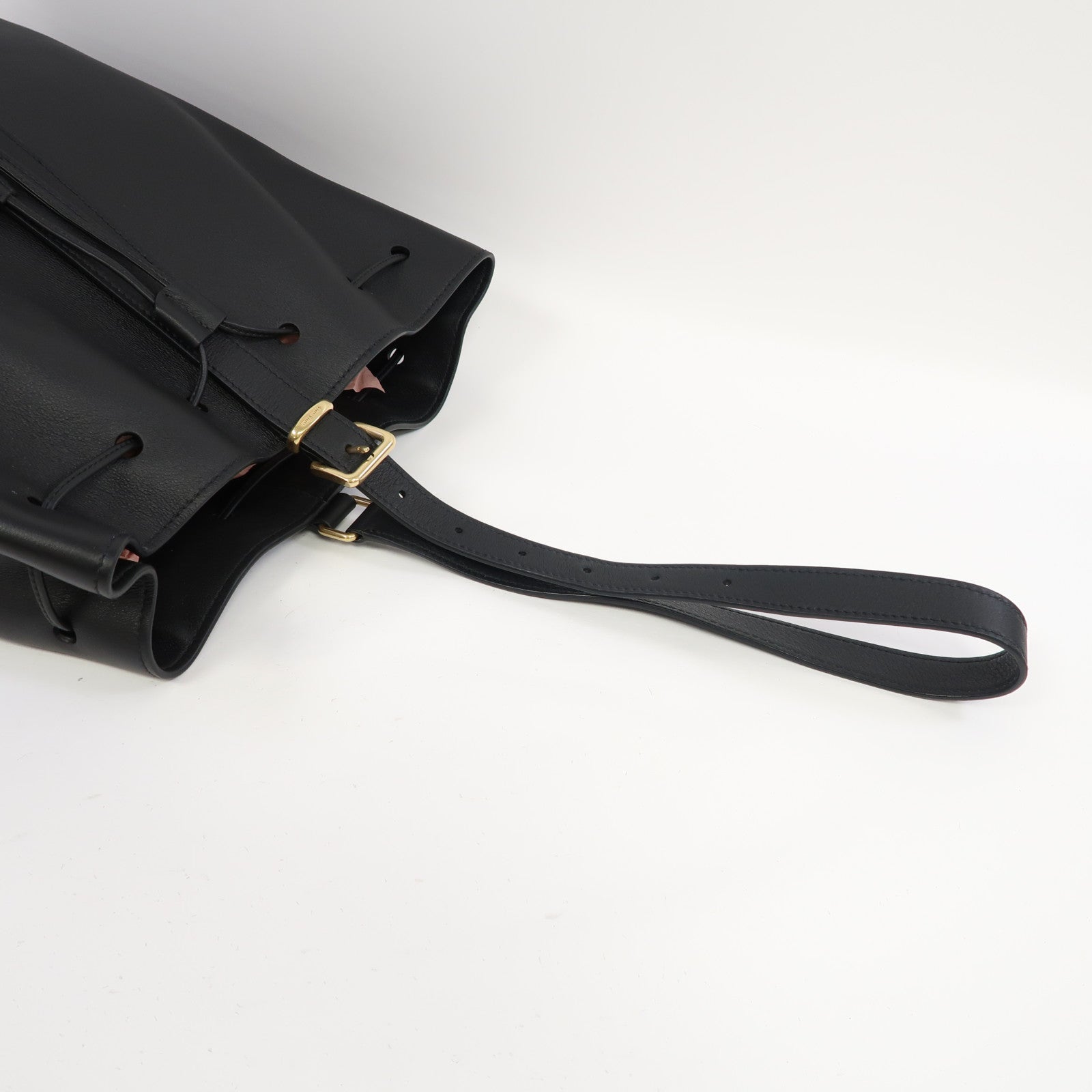 Miu Miu 牛皮皮革Bucket Bag金扣肩背袋黑色