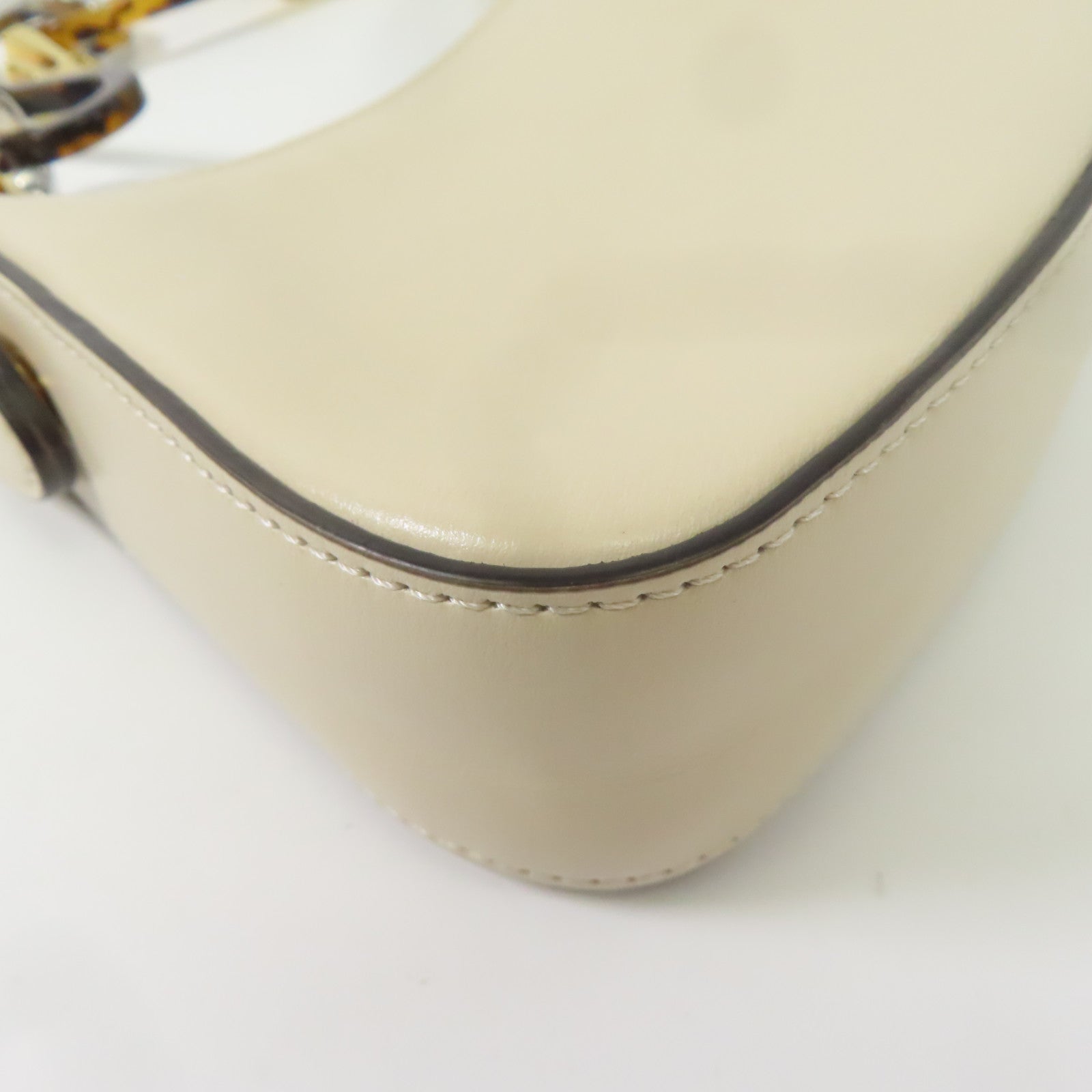 FENDI 牛皮皮革O'Lock Swing金扣手挽肩背兩用袋亮珊瑚色