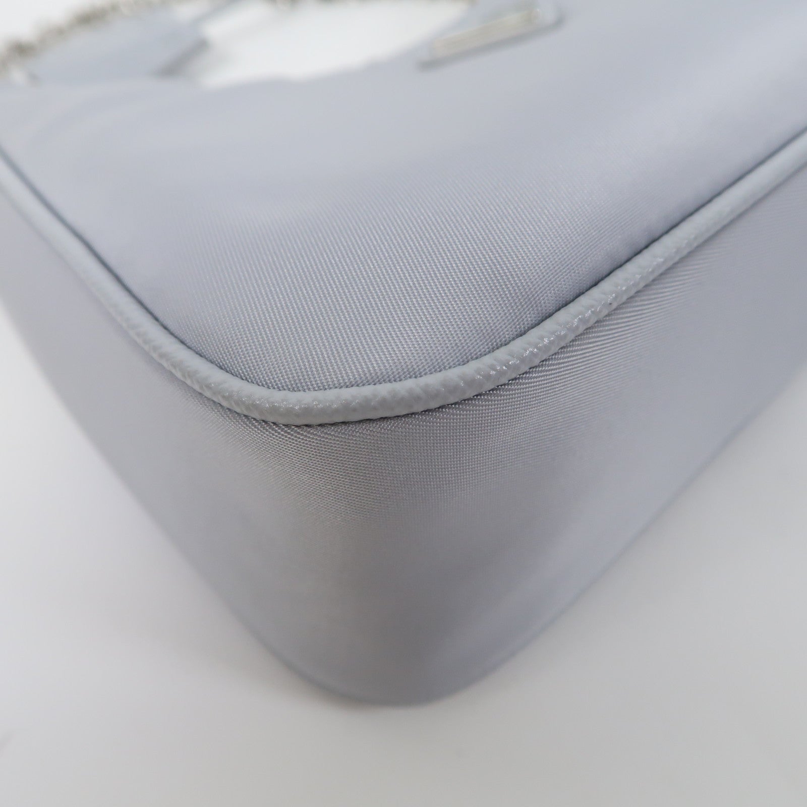 PRADA 尼龍Re-Edition銀扣手挽肩背兩用袋灰色