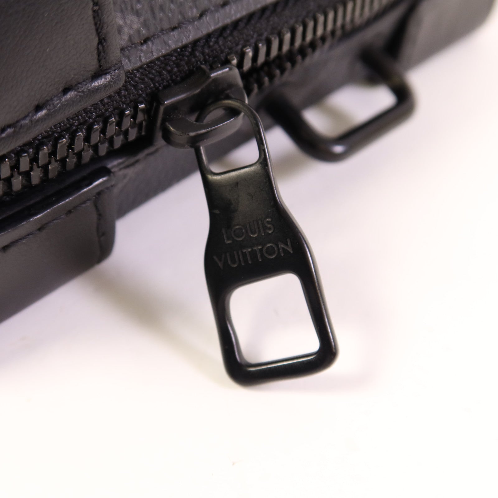 LOUIS VUITTON 【激減優惠】Monogram Eclipse Soft Trunk Wallet肩背袋