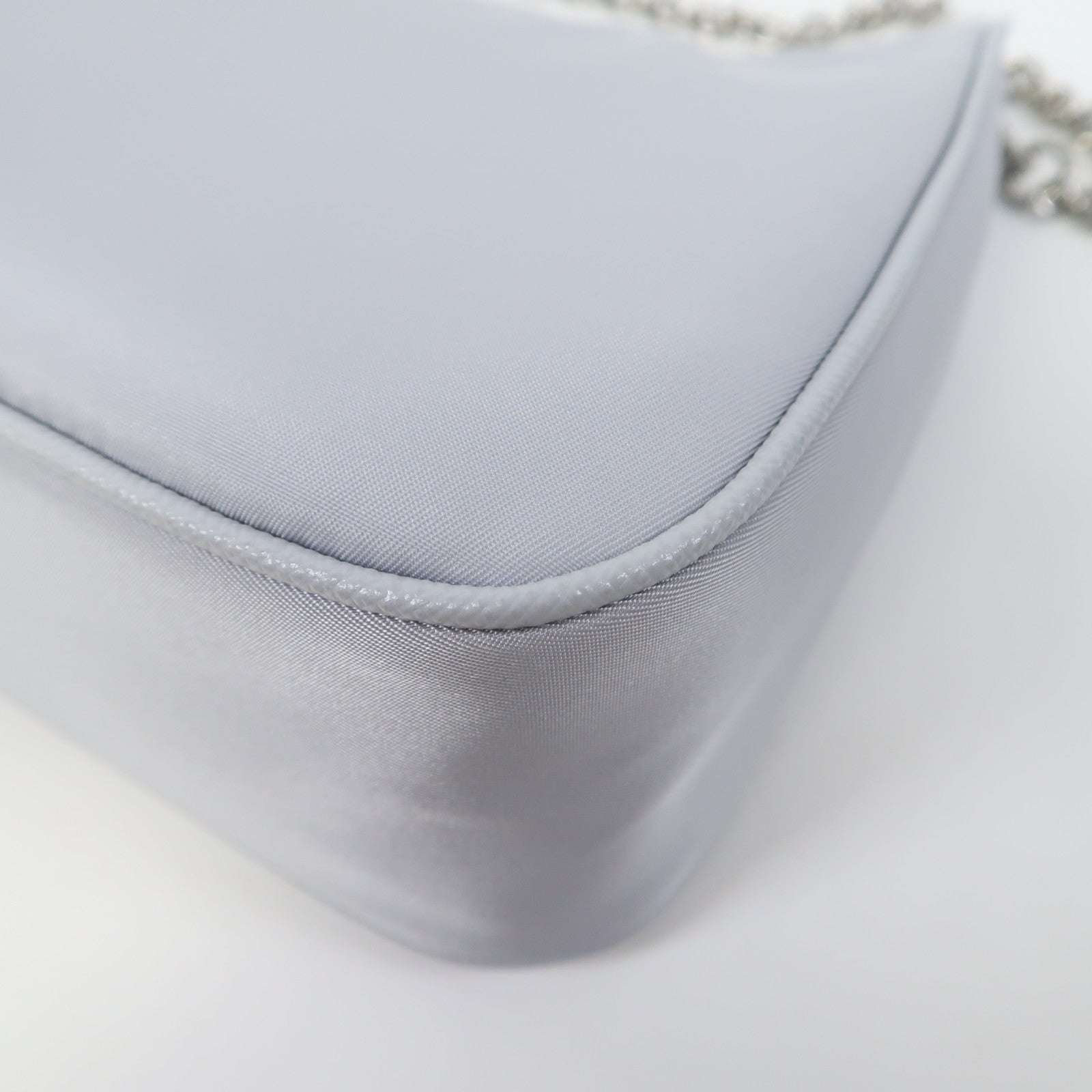 PRADA 尼龍Re-Edition銀扣手挽肩背兩用袋灰色