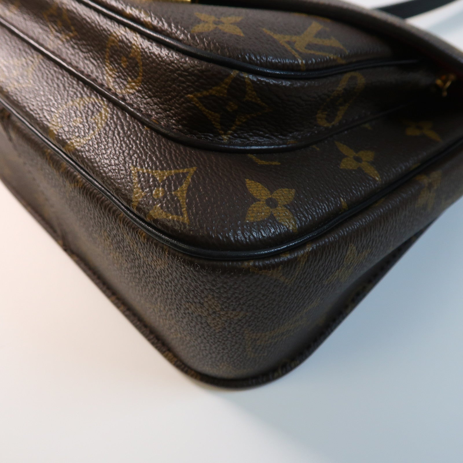 LOUIS VUITTON Monogram Passy金扣鏈帶肩背袋啡色