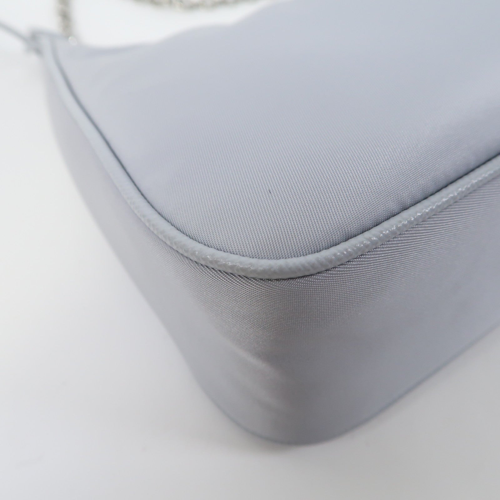 PRADA 尼龍Re-Edition銀扣手挽肩背兩用袋灰色