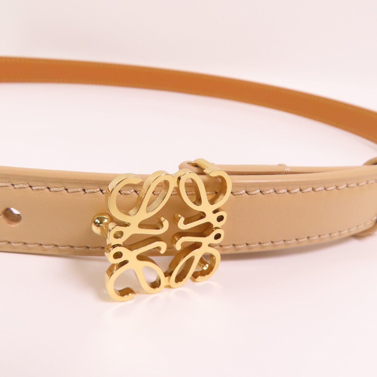 LOEWE 牛皮皮革Belt金扣皮帶