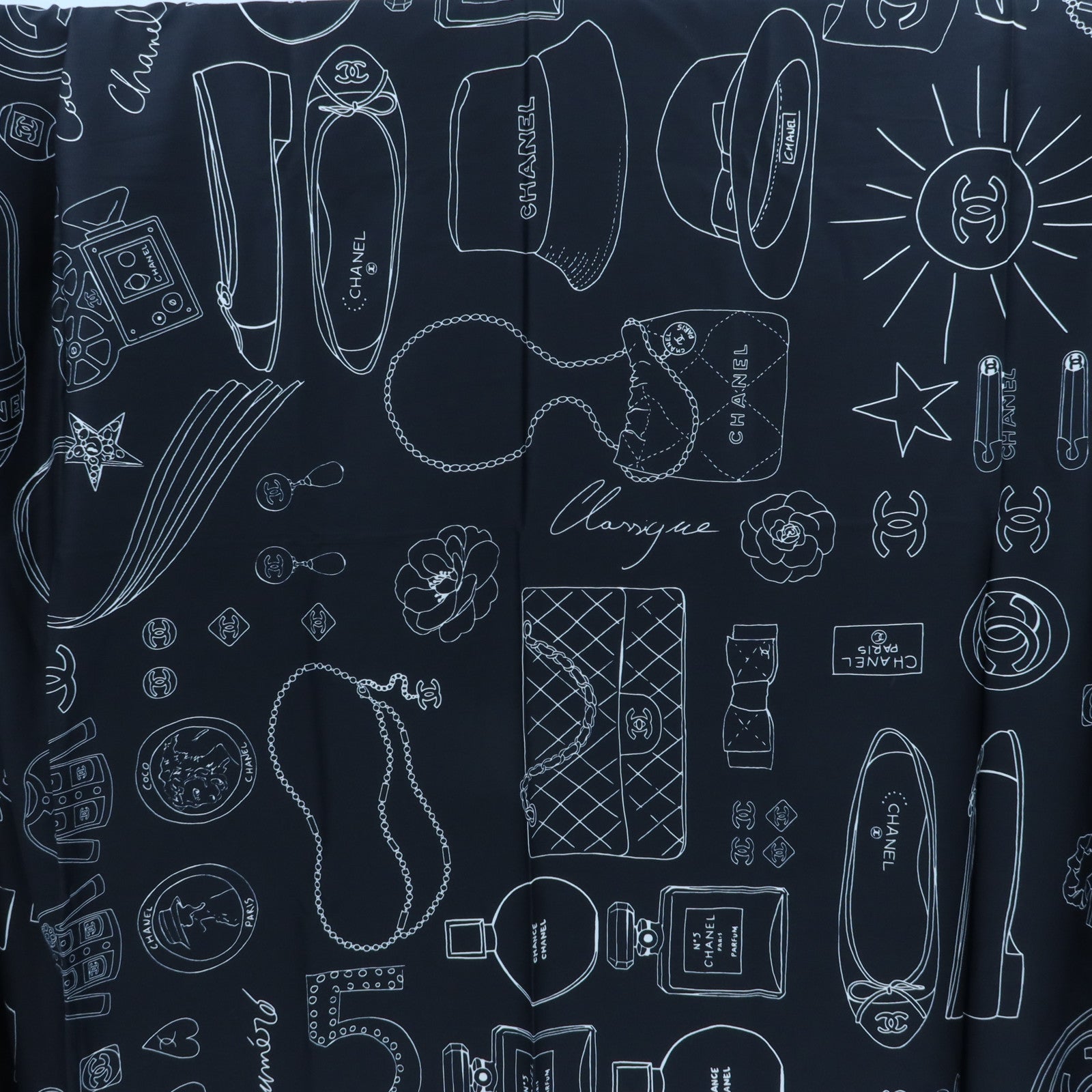 CHANEL 棉質/絲質CC Logo Hand Printed Scarf 200x140cm絲巾