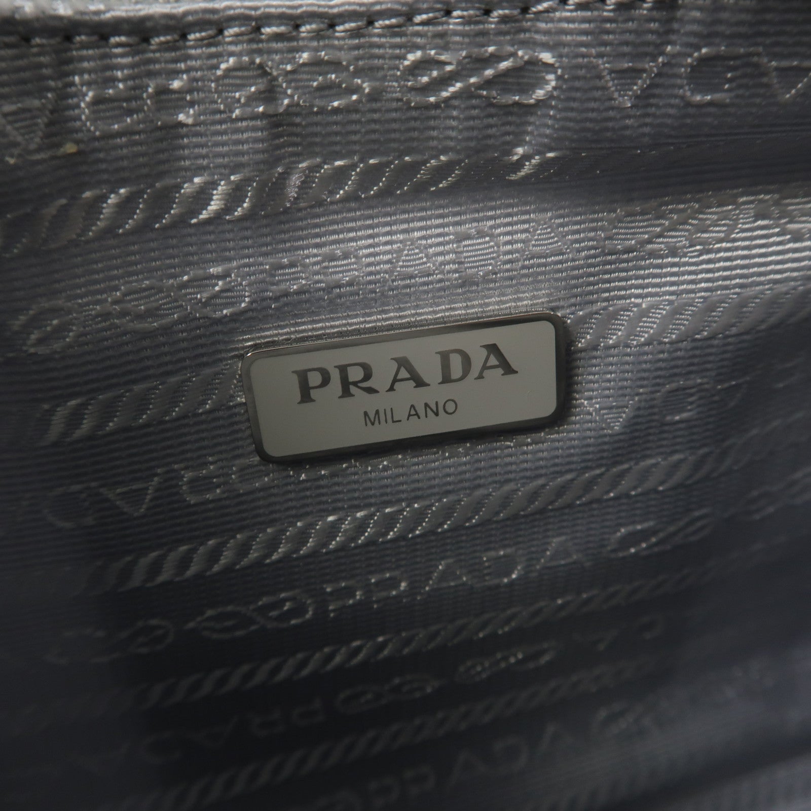 PRADA 尼龍Re-Edition銀扣手挽肩背兩用袋灰色