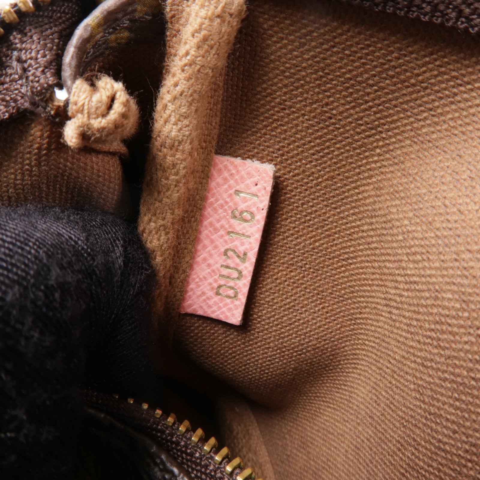 LOUIS VUITTON Monogram Pochette Accessoires金扣手挽袋