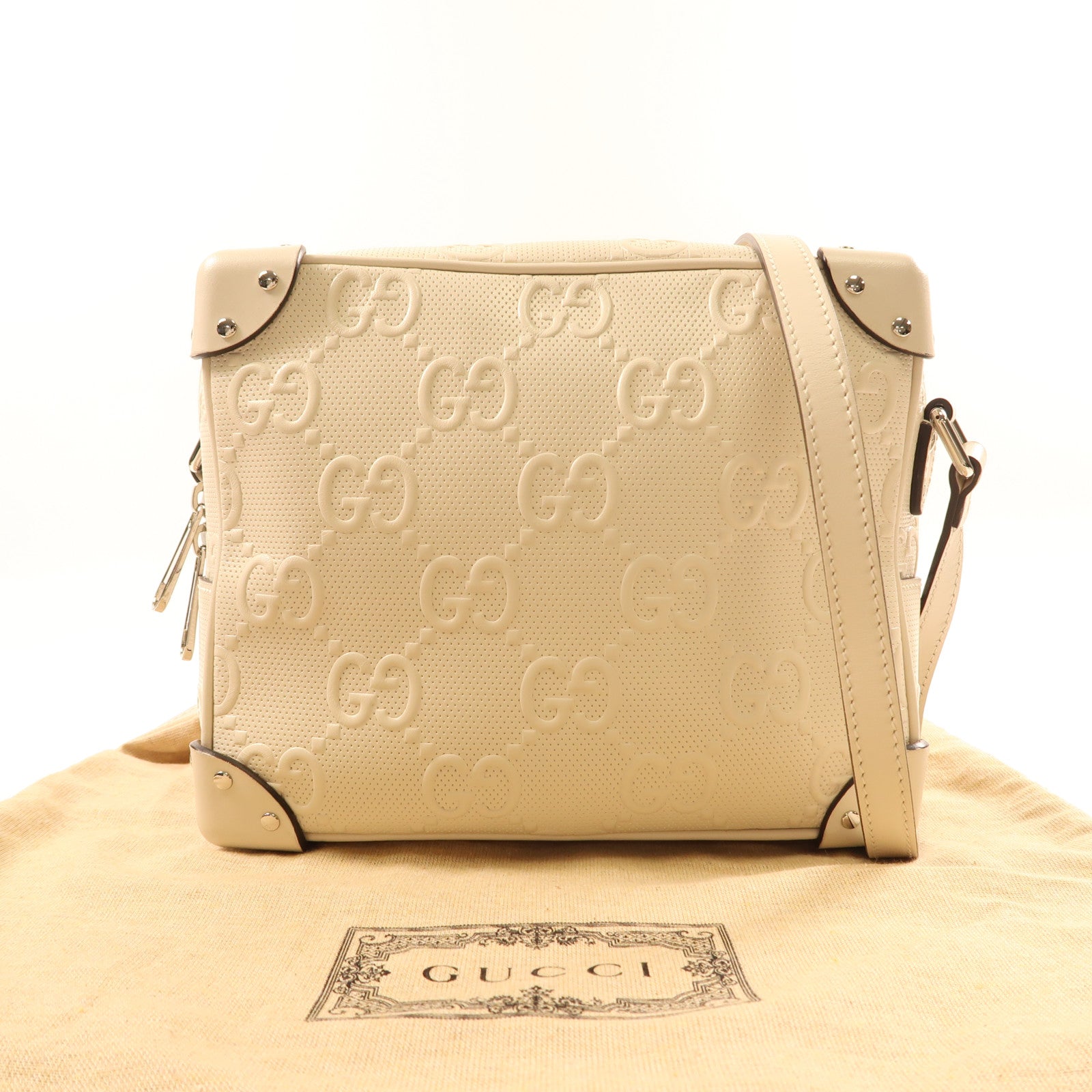 GUCCI 塗層帆布GG Supreme銀扣肩背袋