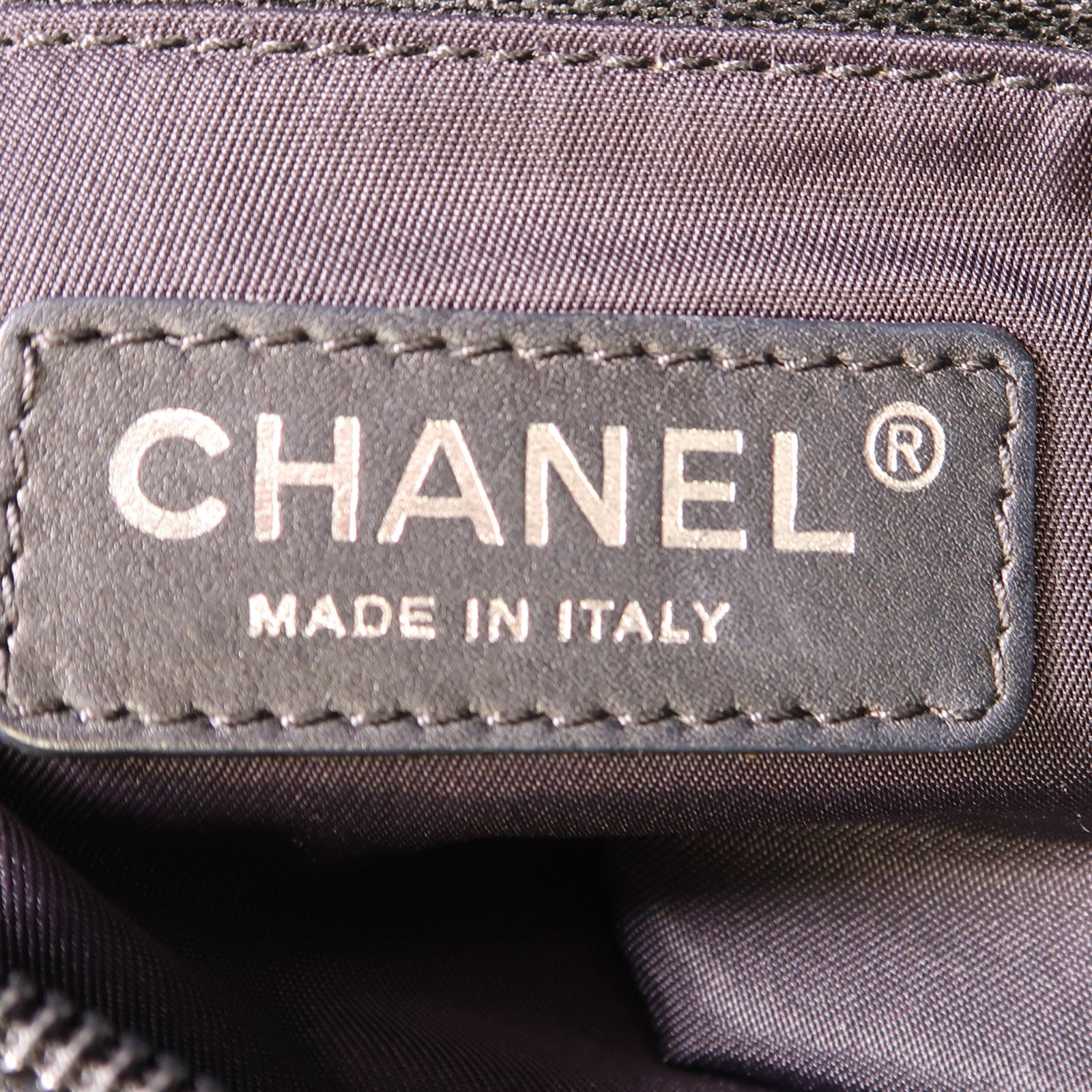 CHANEL 塗層帆布Biarritz MM銀扣手挽袋