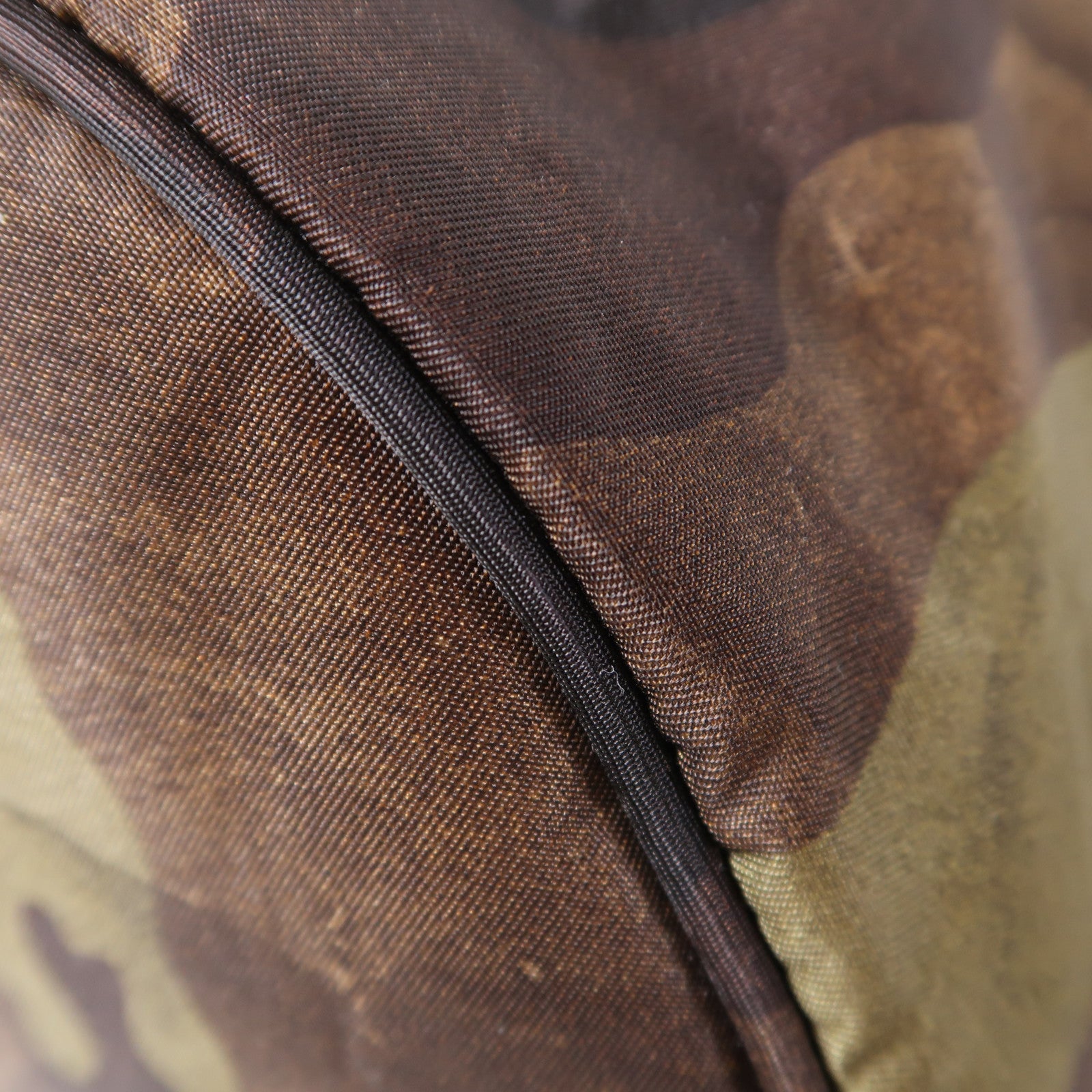 PRADA 尼龍Rucksack銀扣背包