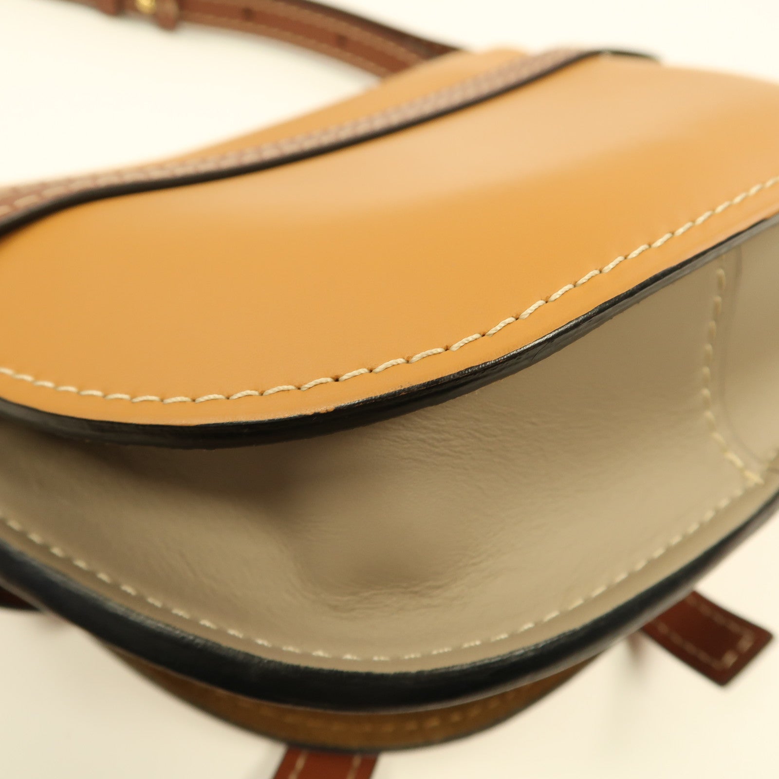 LOEWE 牛皮皮革Gate Small金扣肩背袋米色/啡色