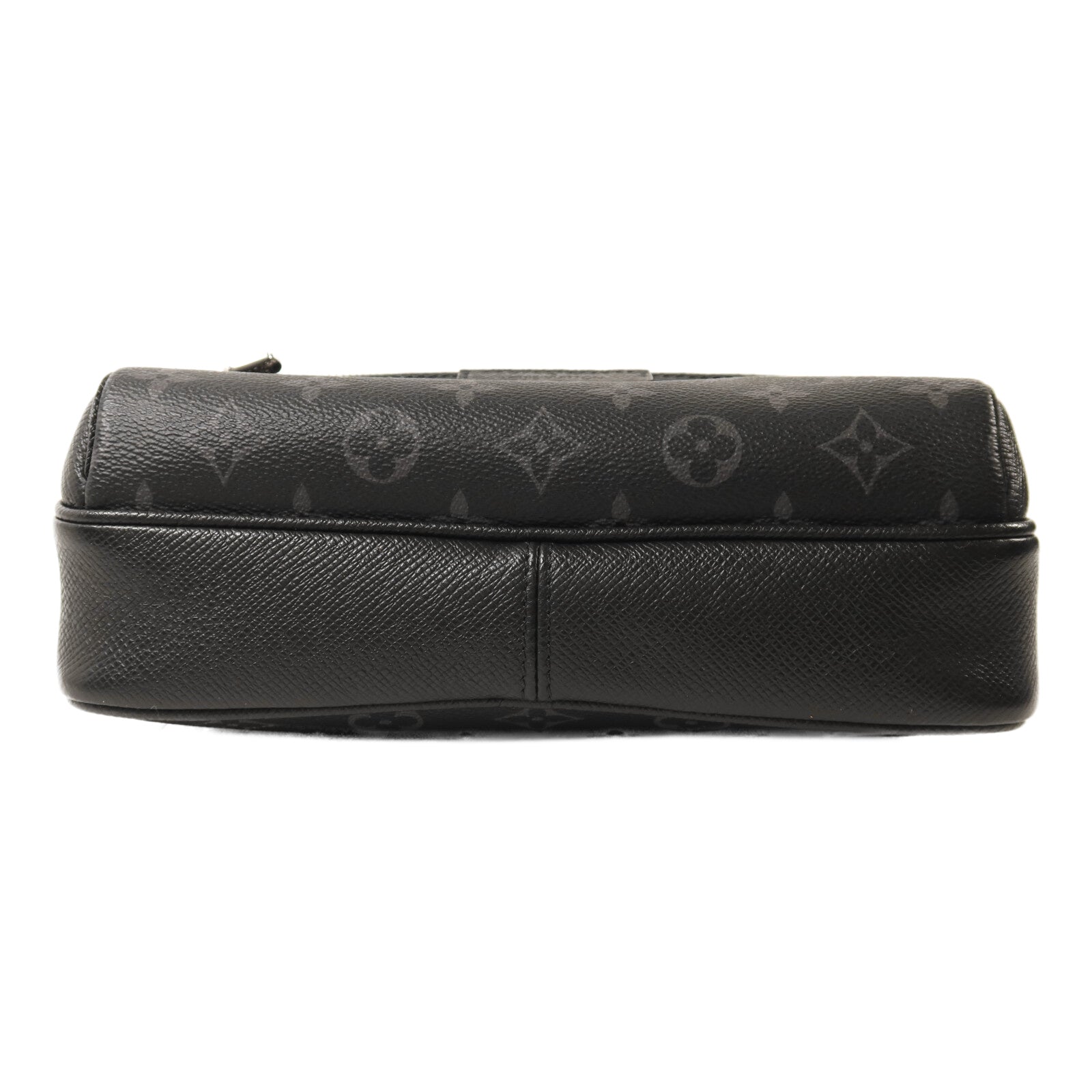 LOUIS VUITTON Monogram Eclipse Taiga Outdoor Messenger銀扣肩背袋