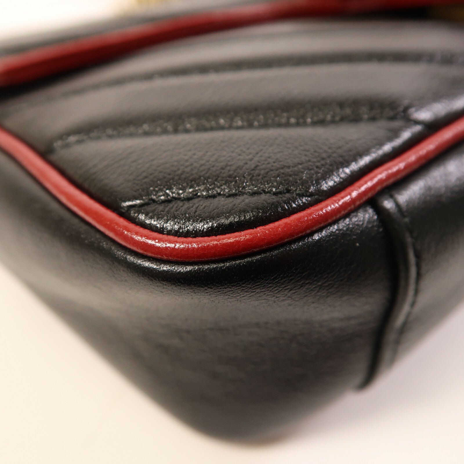 GUCCI 牛皮皮革GG Marmont金扣鏈帶肩背袋