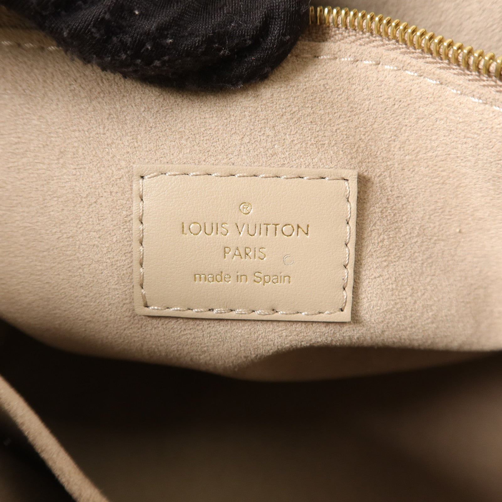 LOUIS VUITTON Monogram Mahina On My Side PM手挽肩背兩用袋