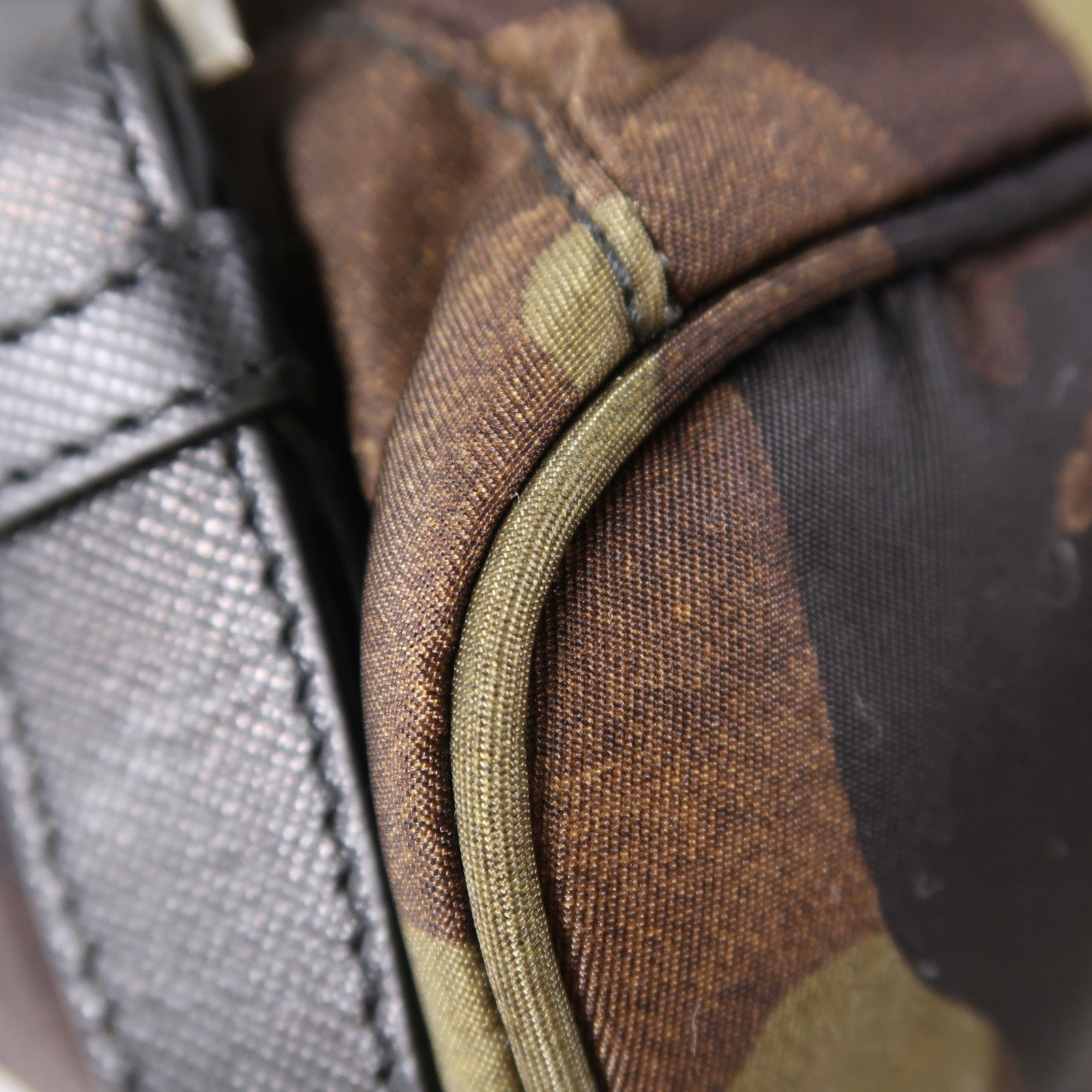 PRADA 尼龍Rucksack銀扣背包