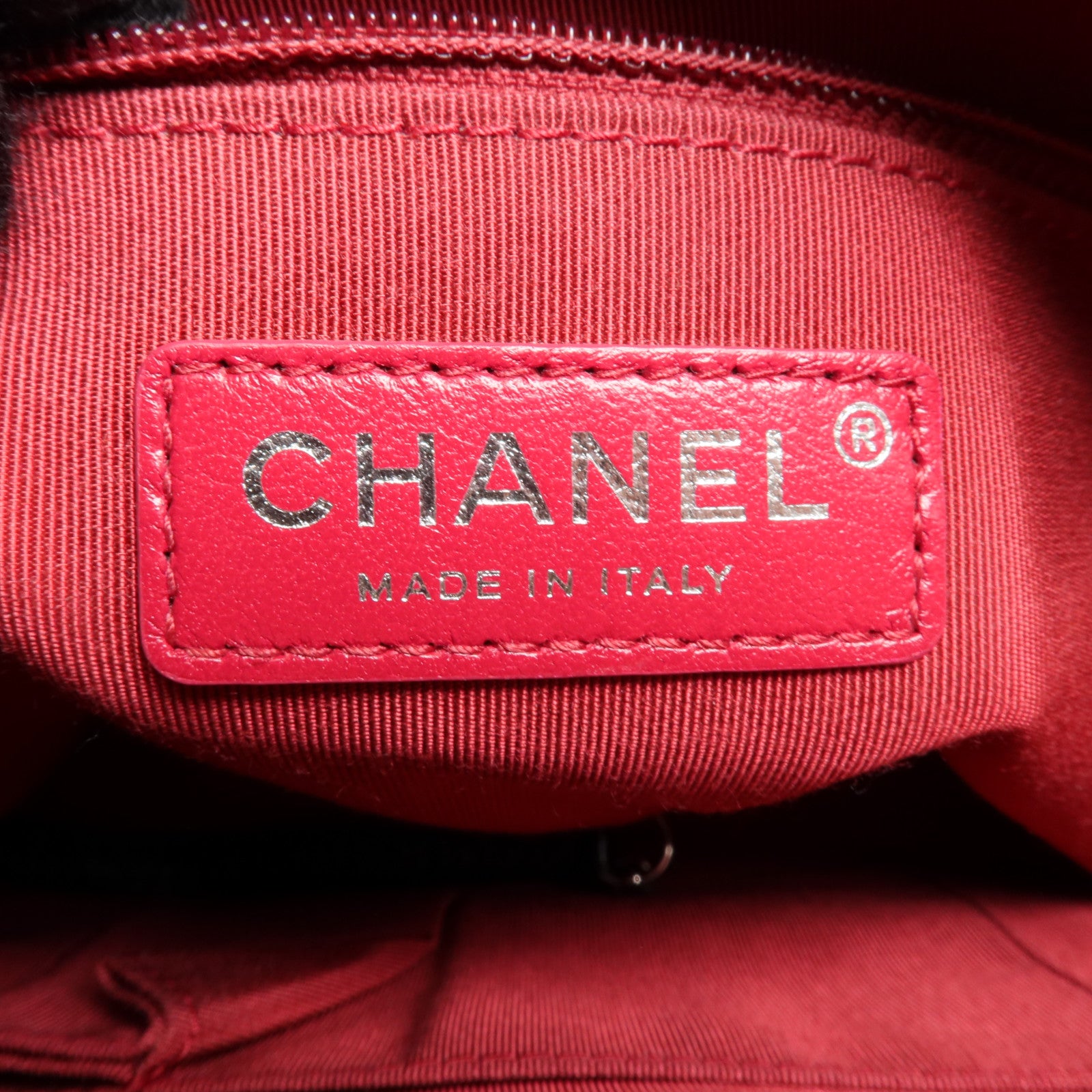 CHANEL 牛皮皮革Gabrielle Medium鏈帶肩背袋