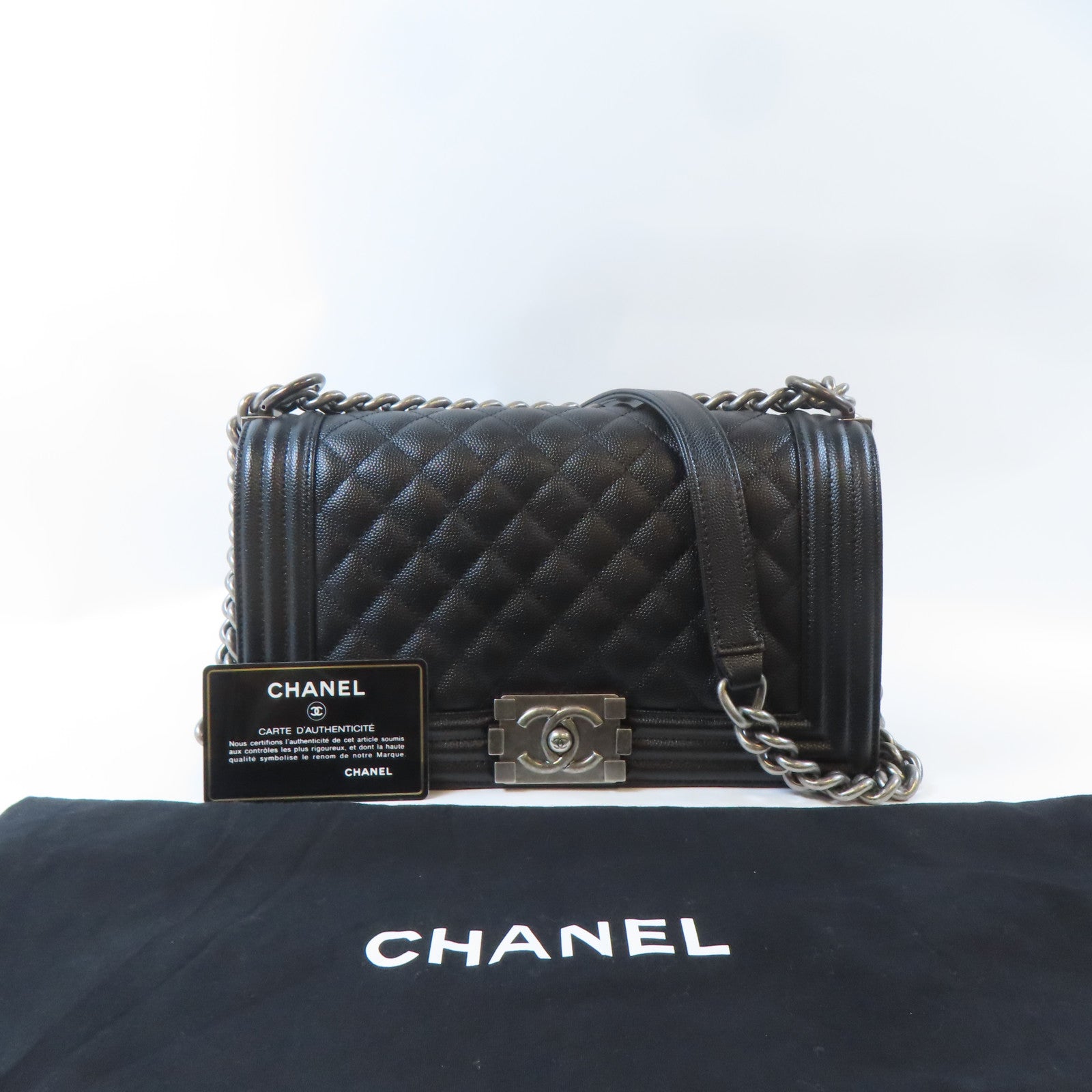 CHANEL 菱格牛皮皮革Boy Chanel銀扣鏈帶肩背袋黑色