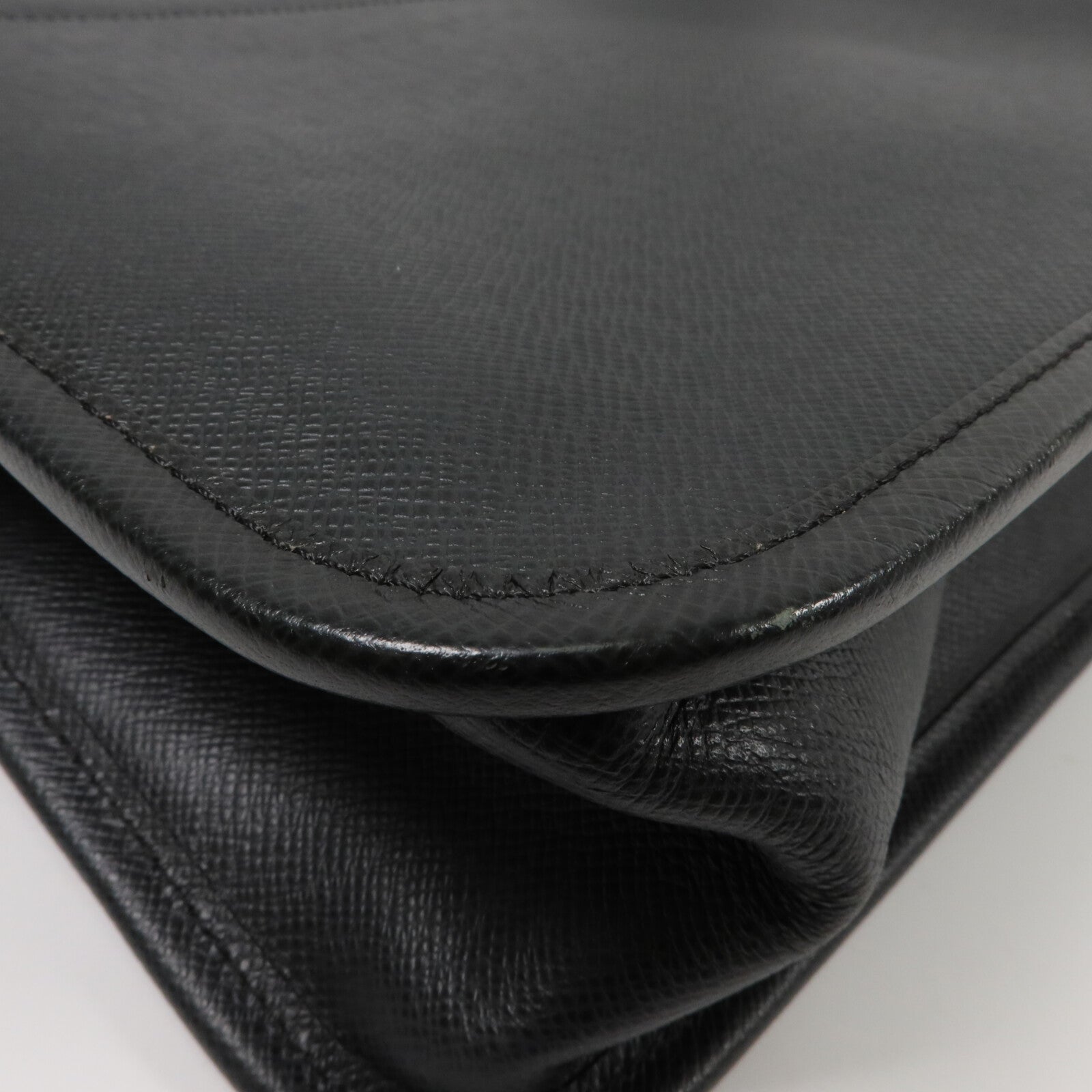LOUIS VUITTON Taiga Alexei肩背袋