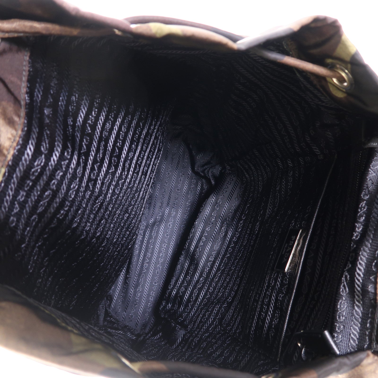 PRADA 尼龍Rucksack銀扣背包