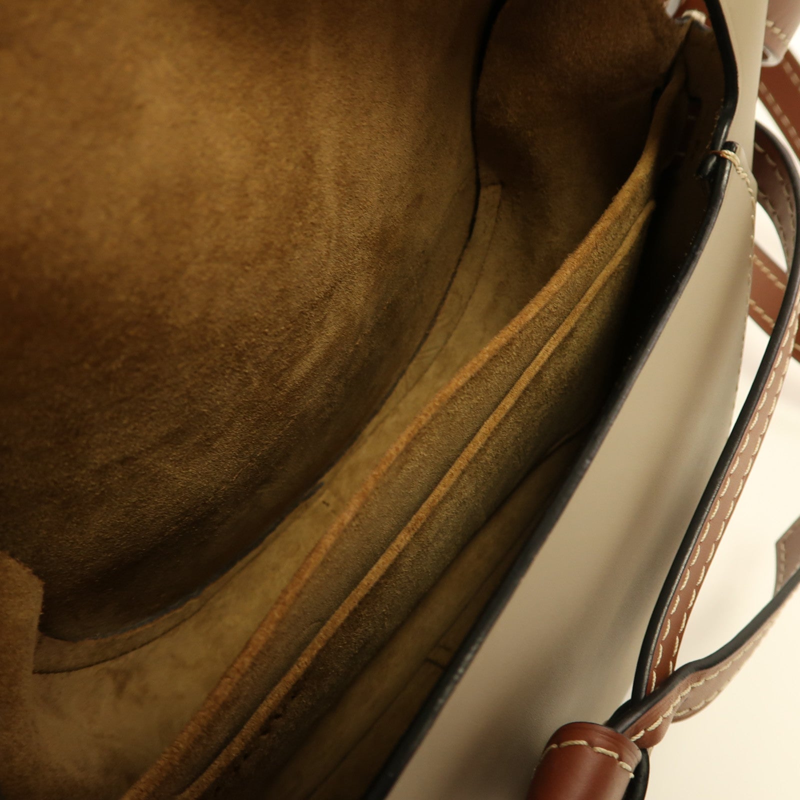 LOEWE 牛皮皮革Gate Small金扣肩背袋米色/啡色