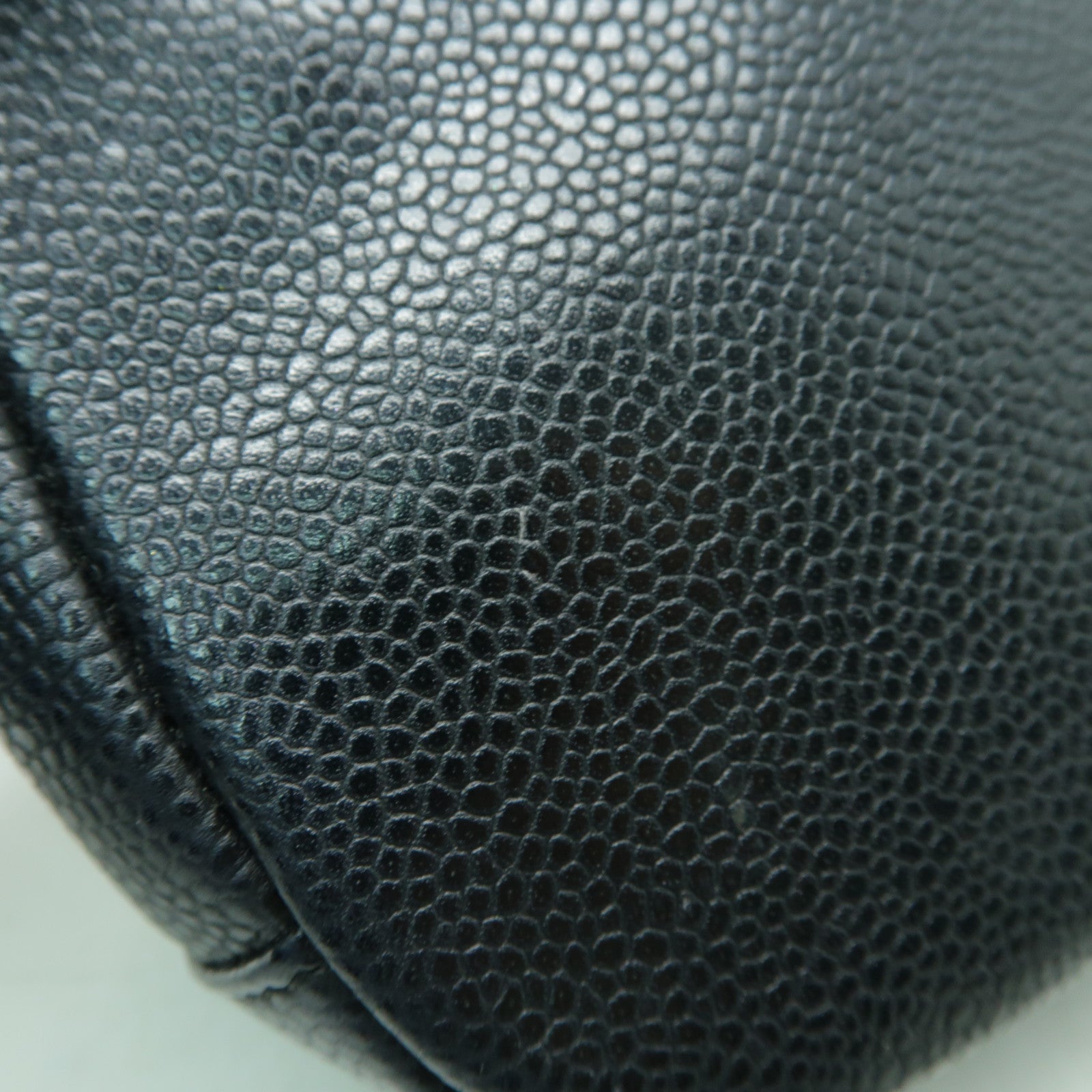 CHANEL Caviar皮革Carry Around Flap金扣手挽肩背兩用袋黒色