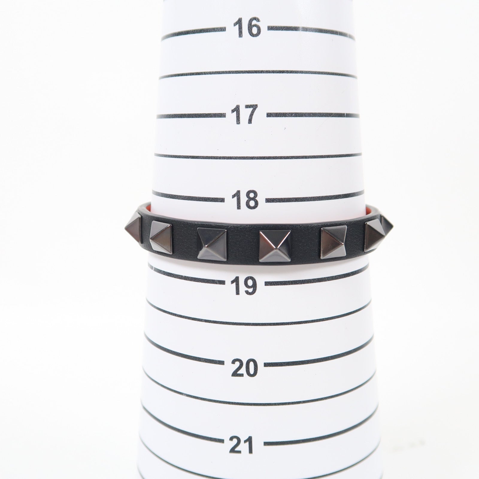 Valentino 【激減優惠】牛皮皮革Garavani Bracelet銀扣手鐲黑色