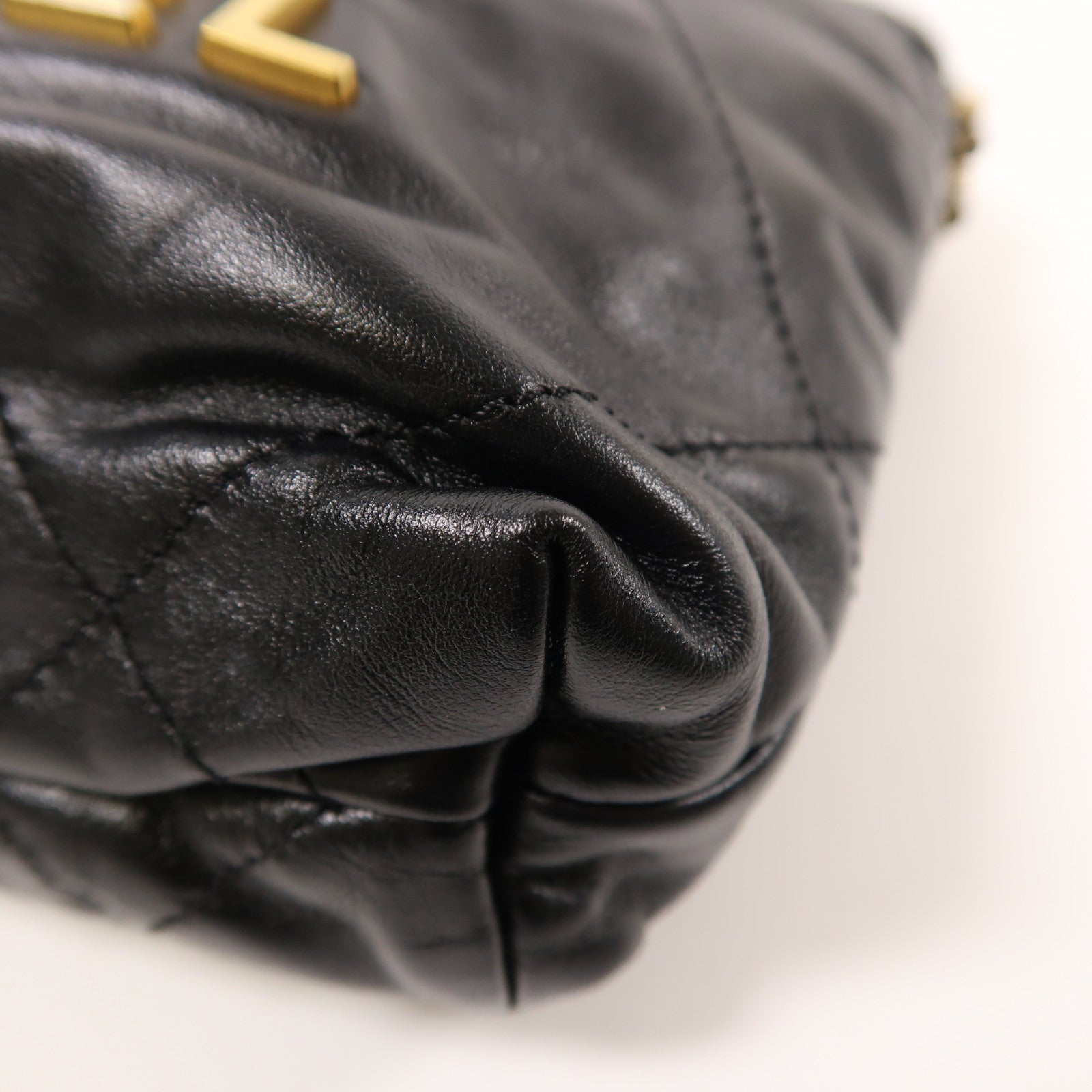 CHANEL 羊皮皮革Chanel 22 Mini金扣手挽鏈帶肩背兩用袋