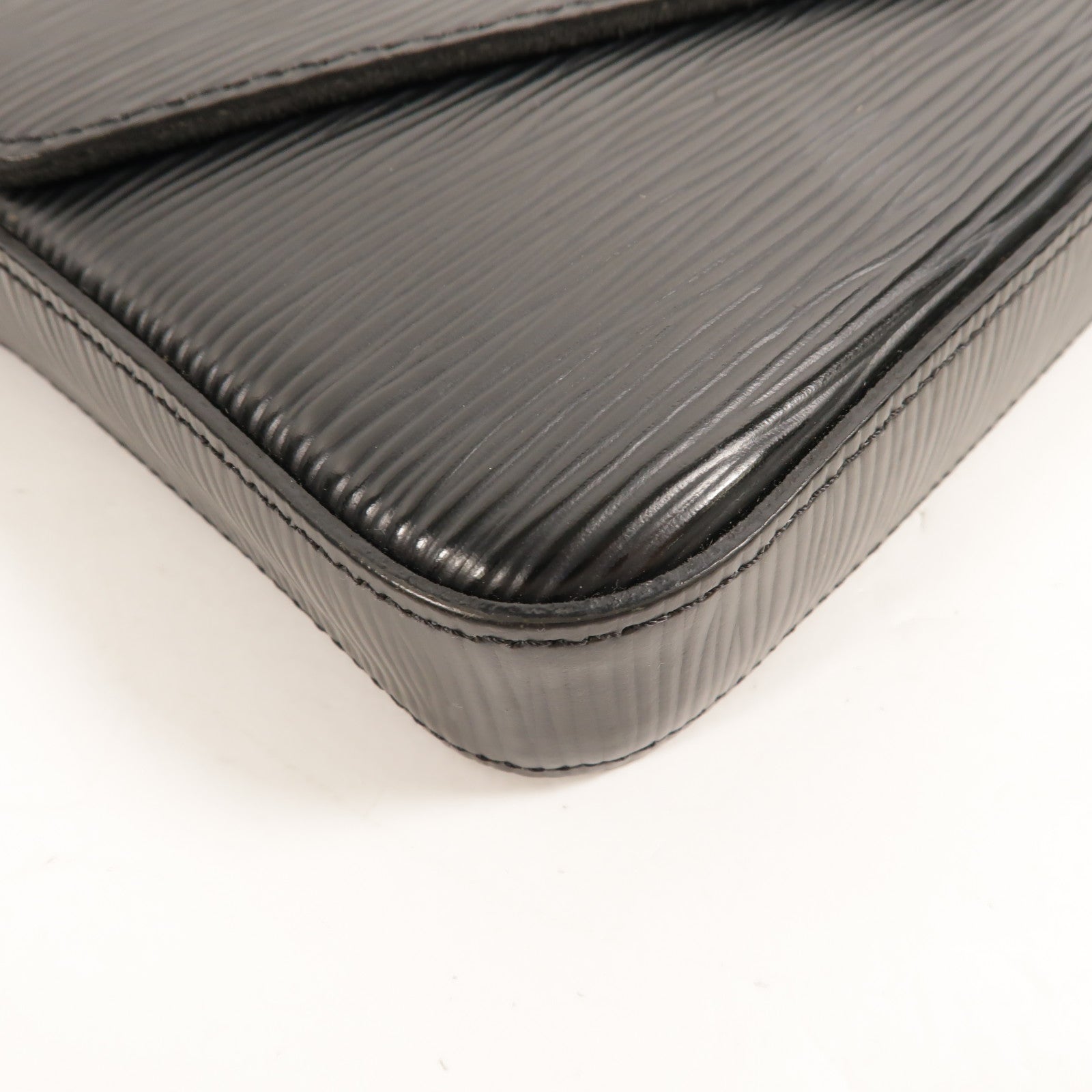 LOUIS VUITTON Epi Pochette Felicie鏈帶肩背袋