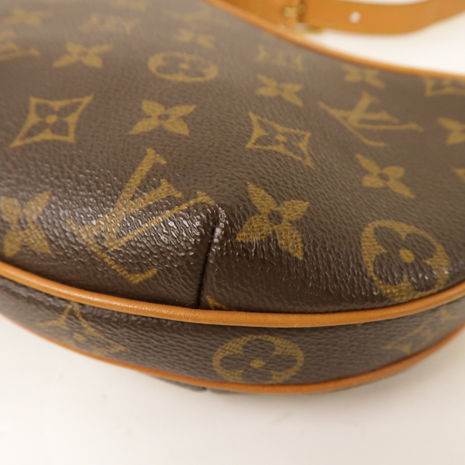 LOUIS VUITTON Monogram Pochette Croissant金扣肩背袋啡色