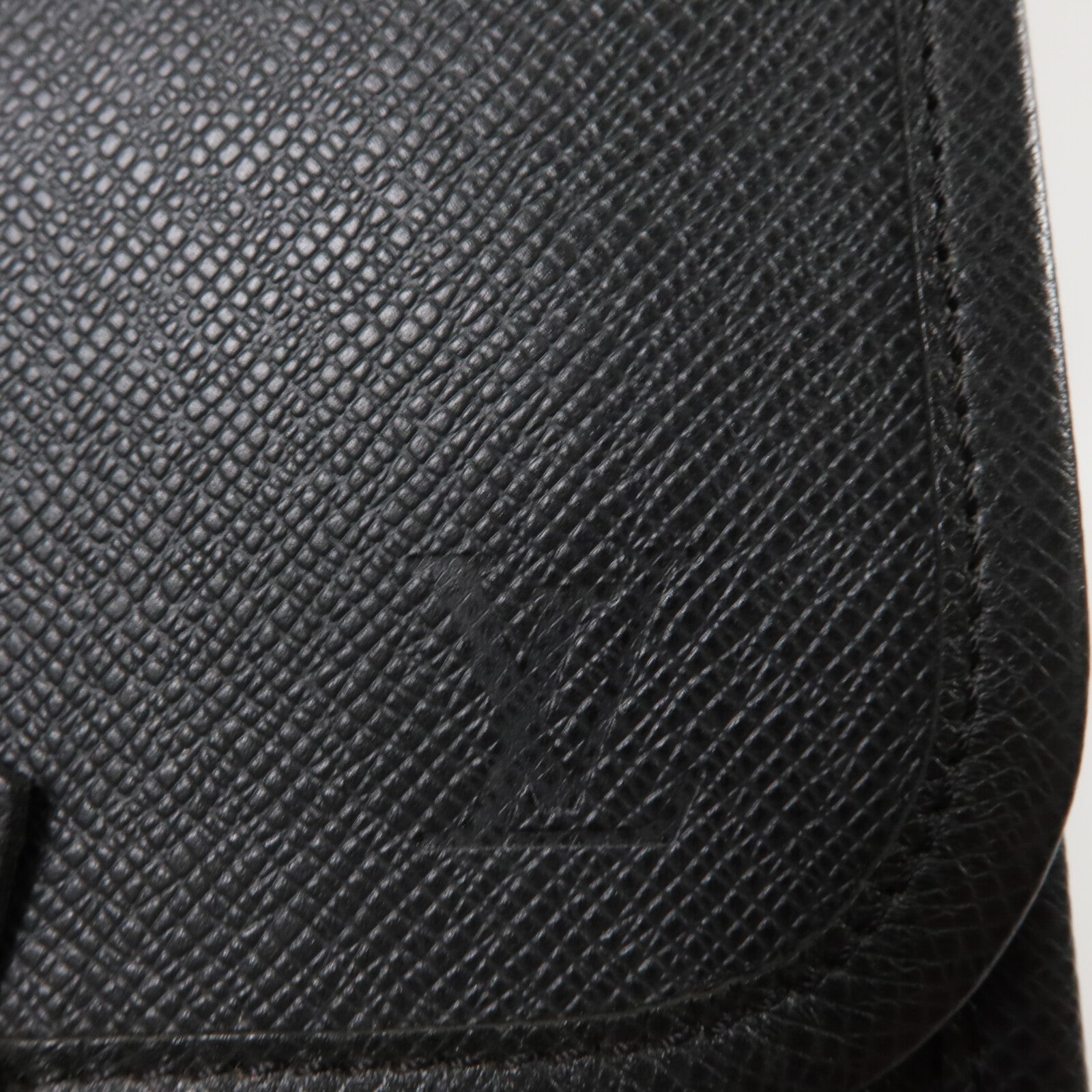 LOUIS VUITTON Taiga Alexei肩背袋