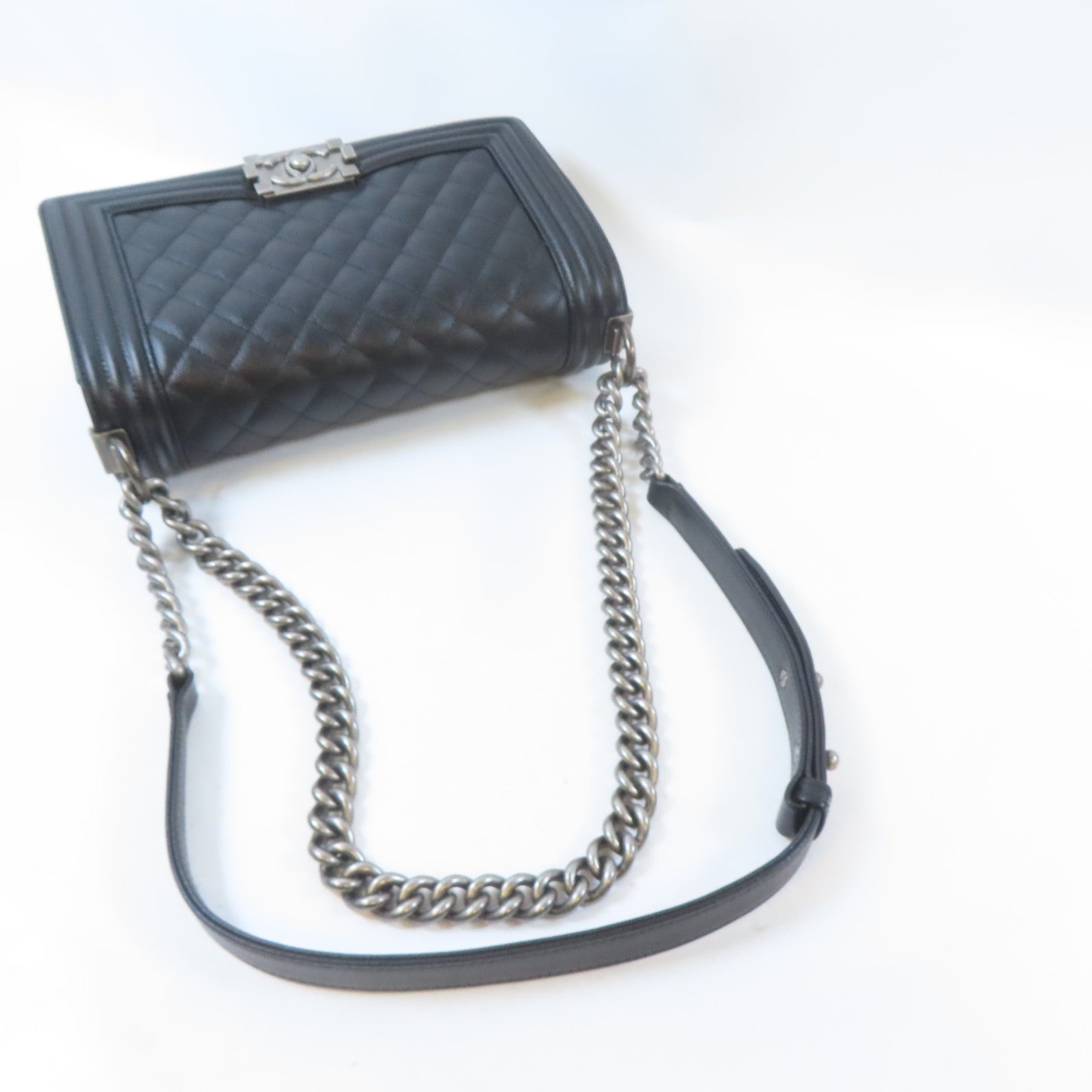 CHANEL 菱格牛皮皮革Boy Chanel銀扣鏈帶肩背袋黑色