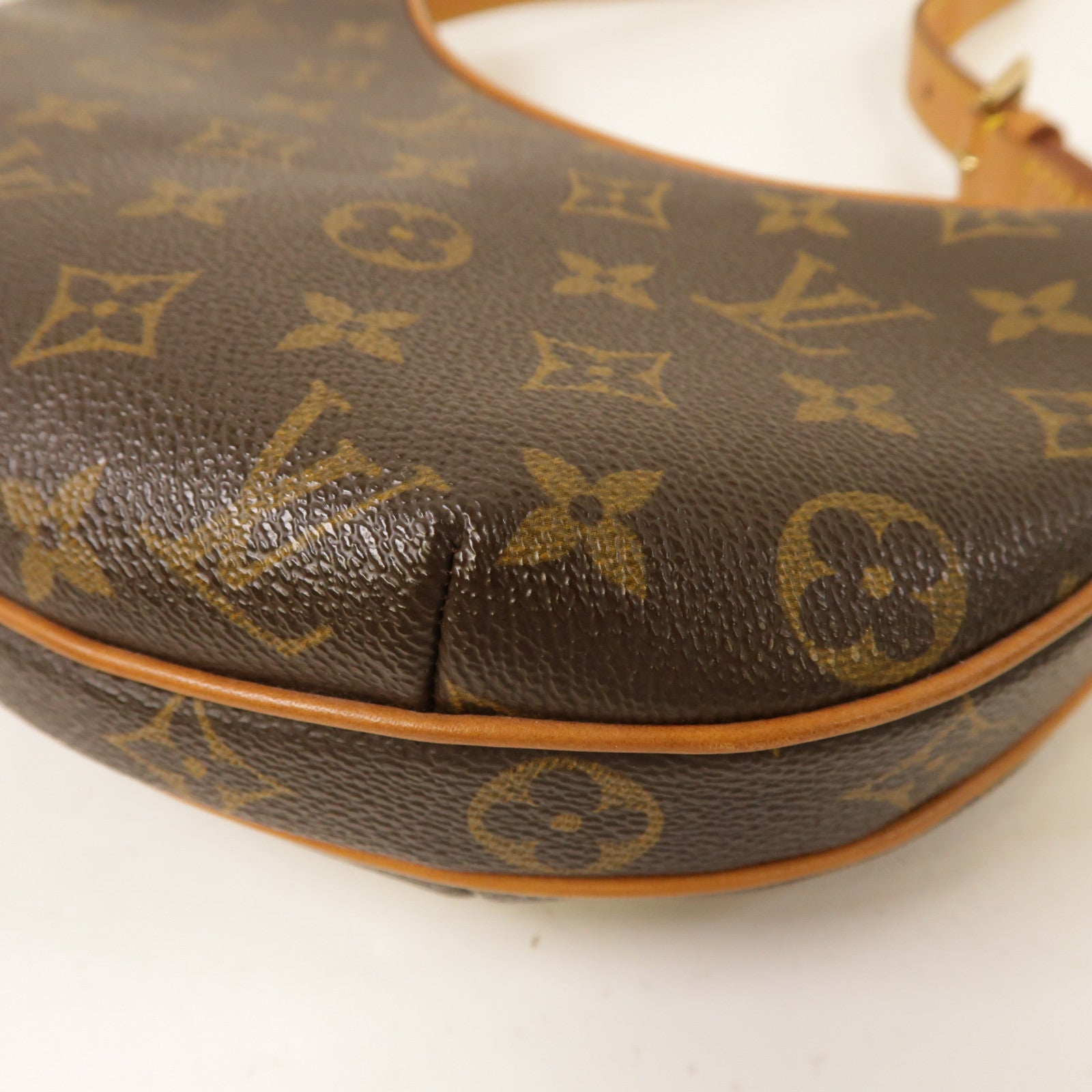 LOUIS VUITTON Monogram Pochette Croissant金扣肩背袋啡色