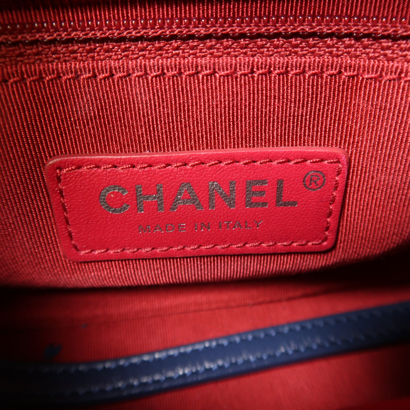 CHANEL 牛皮皮革Gabrielle Small鏈帶肩背袋