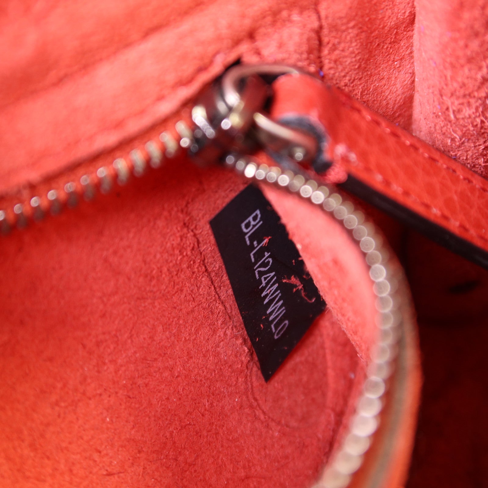 Valentino 【激減優惠】牛皮皮革Shoulder Bag銀扣肩背袋