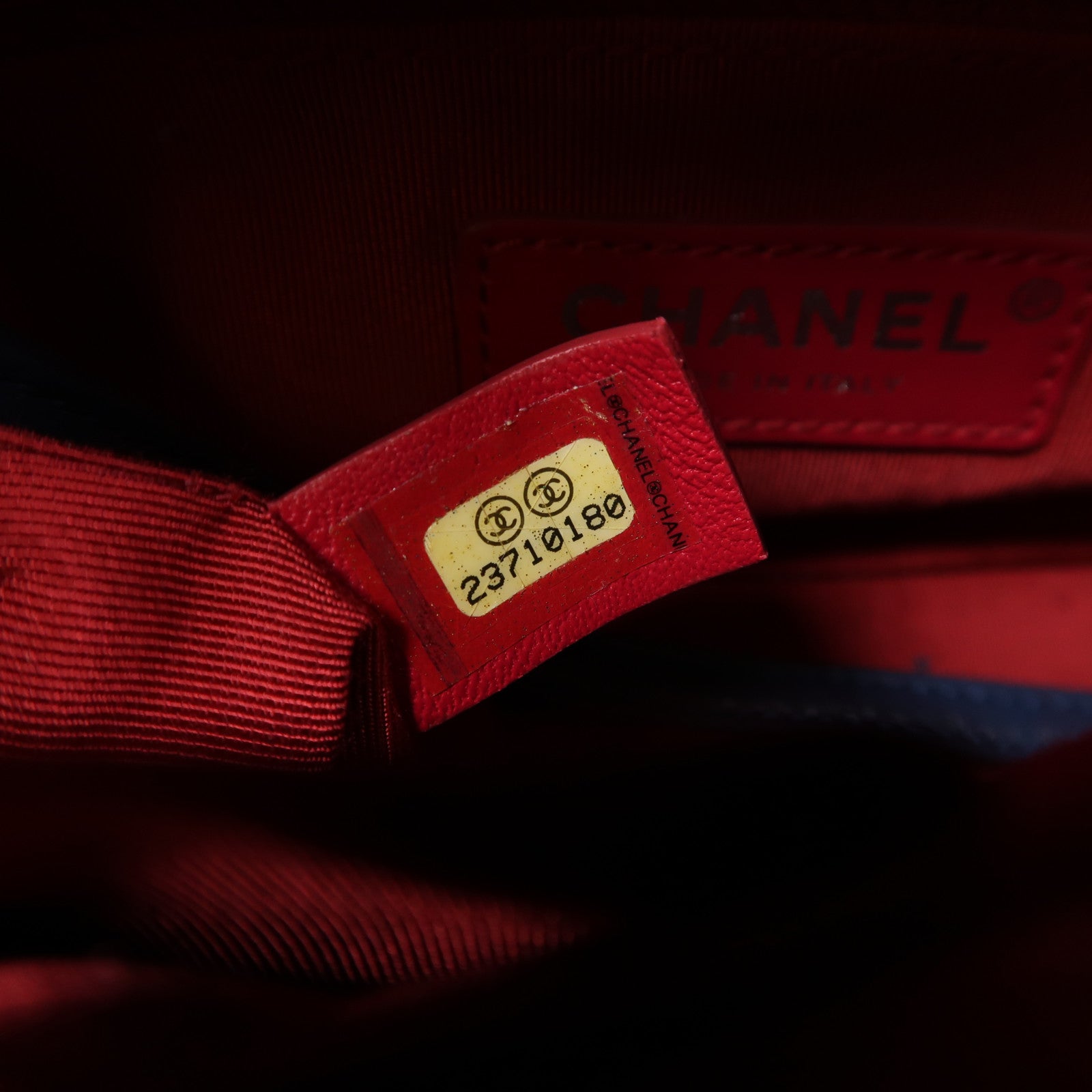 CHANEL 牛皮皮革Gabrielle Small鏈帶肩背袋