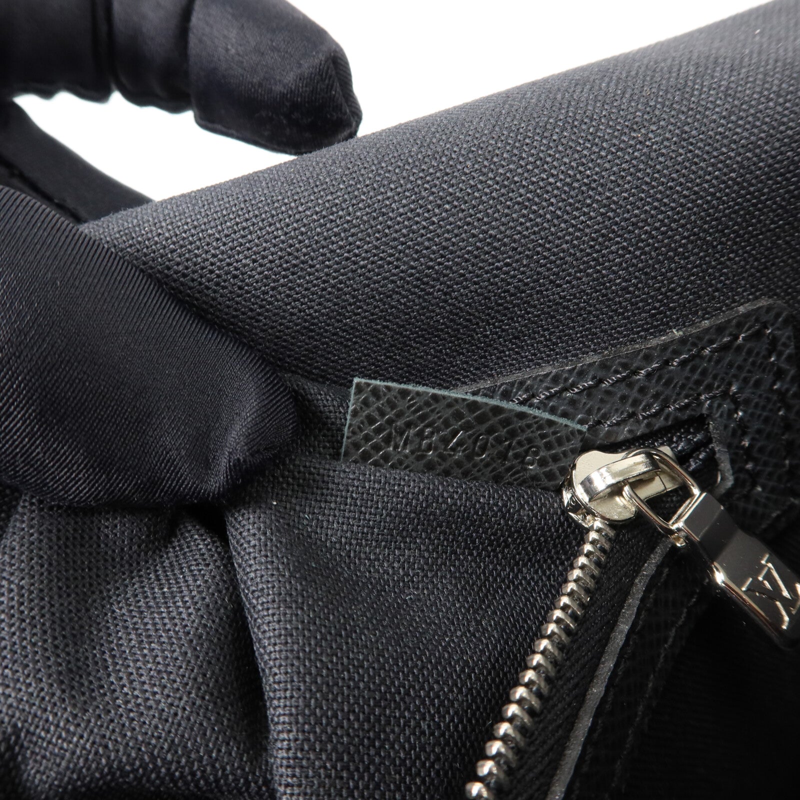 LOUIS VUITTON Taiga Alexei肩背袋
