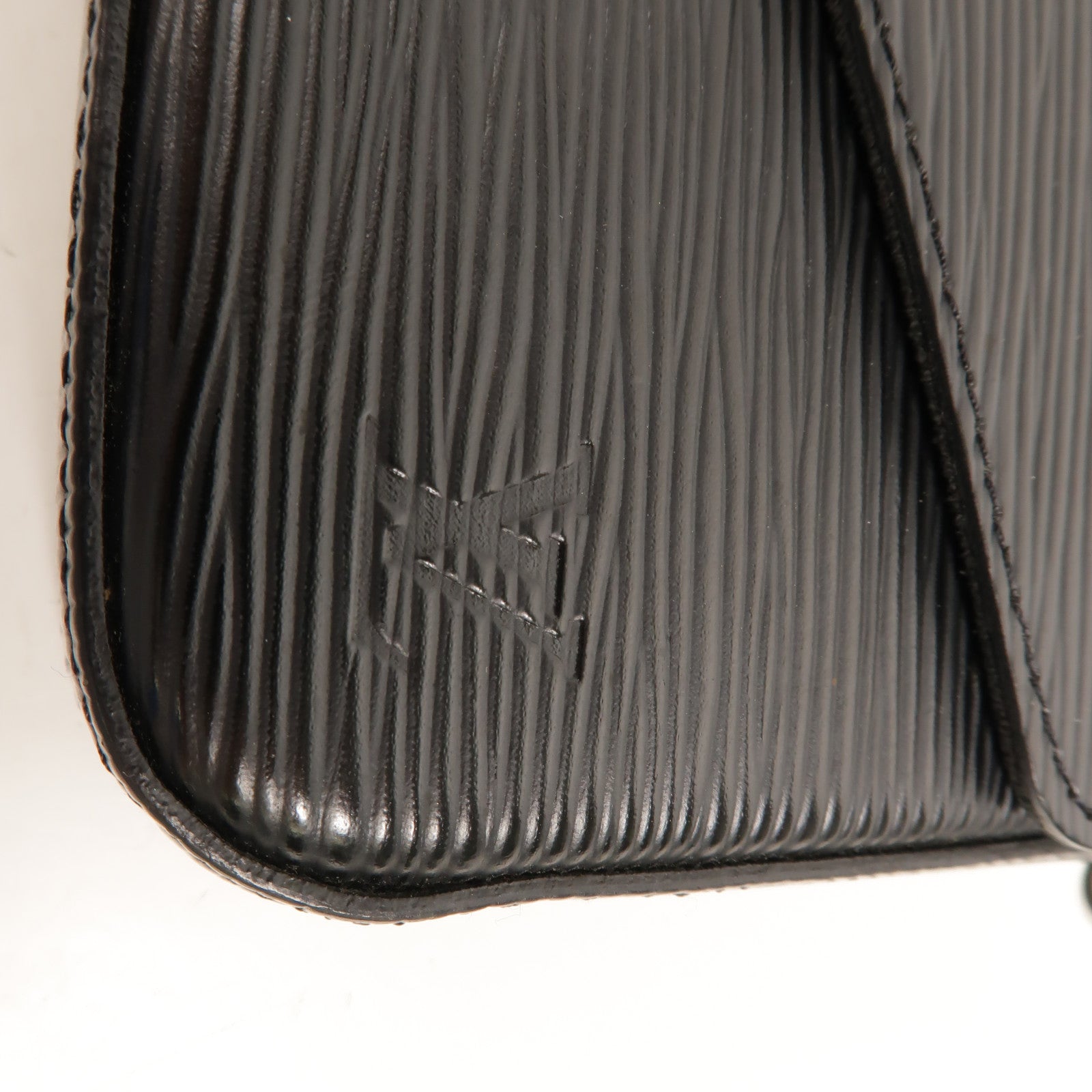LOUIS VUITTON Epi Pochette Felicie鏈帶肩背袋