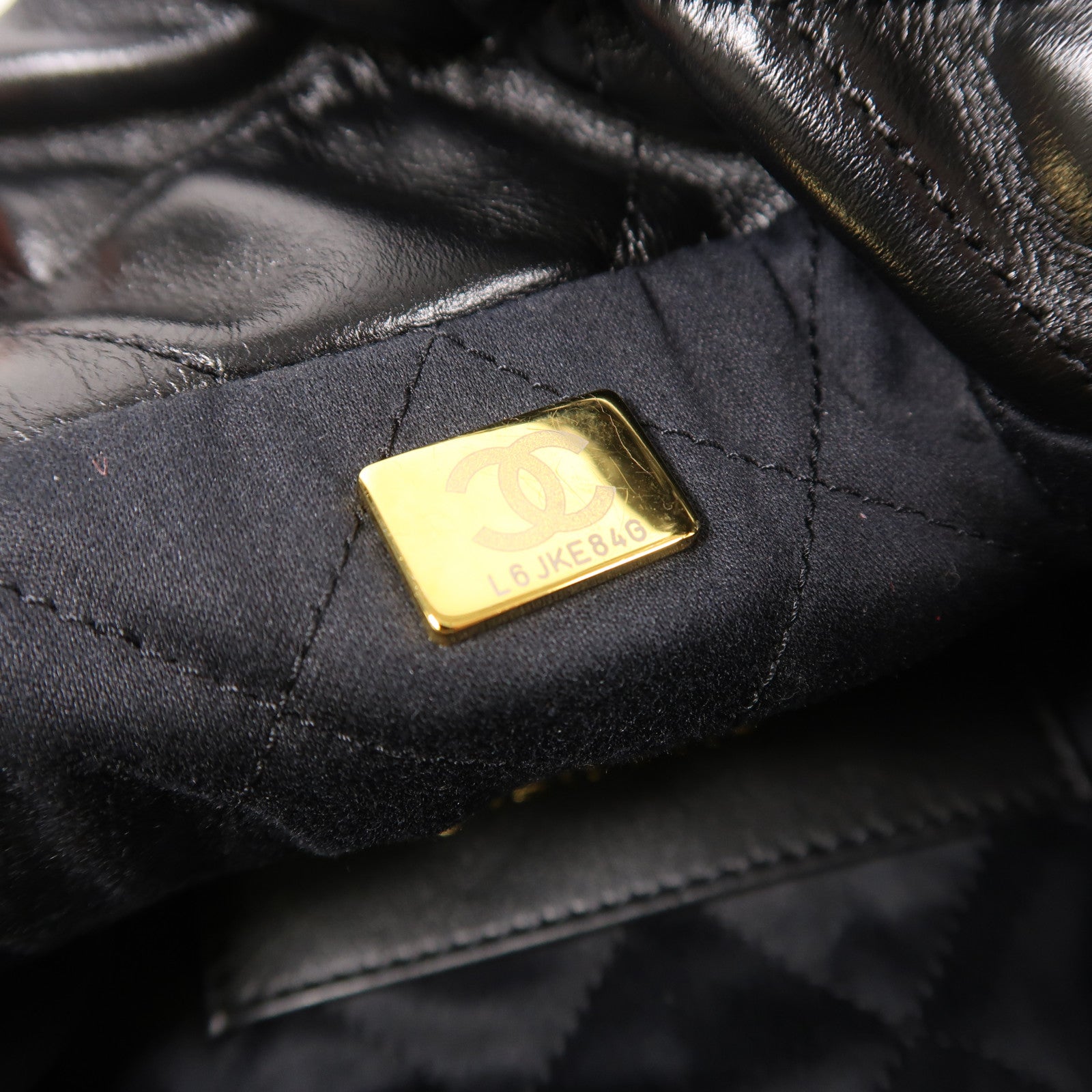 CHANEL 羊皮皮革Chanel 22 Mini金扣手挽鏈帶肩背兩用袋