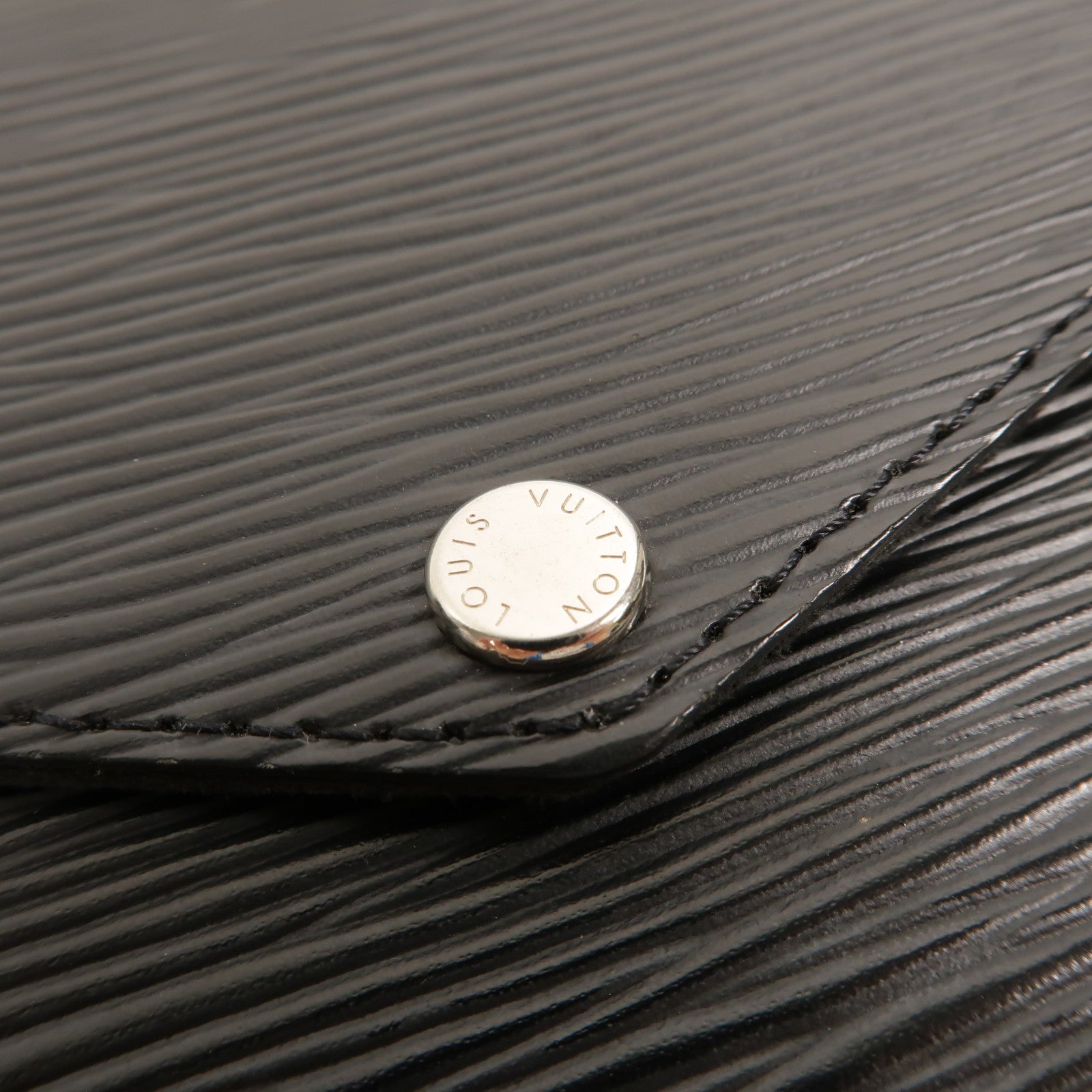 LOUIS VUITTON Epi Pochette Felicie鏈帶肩背袋
