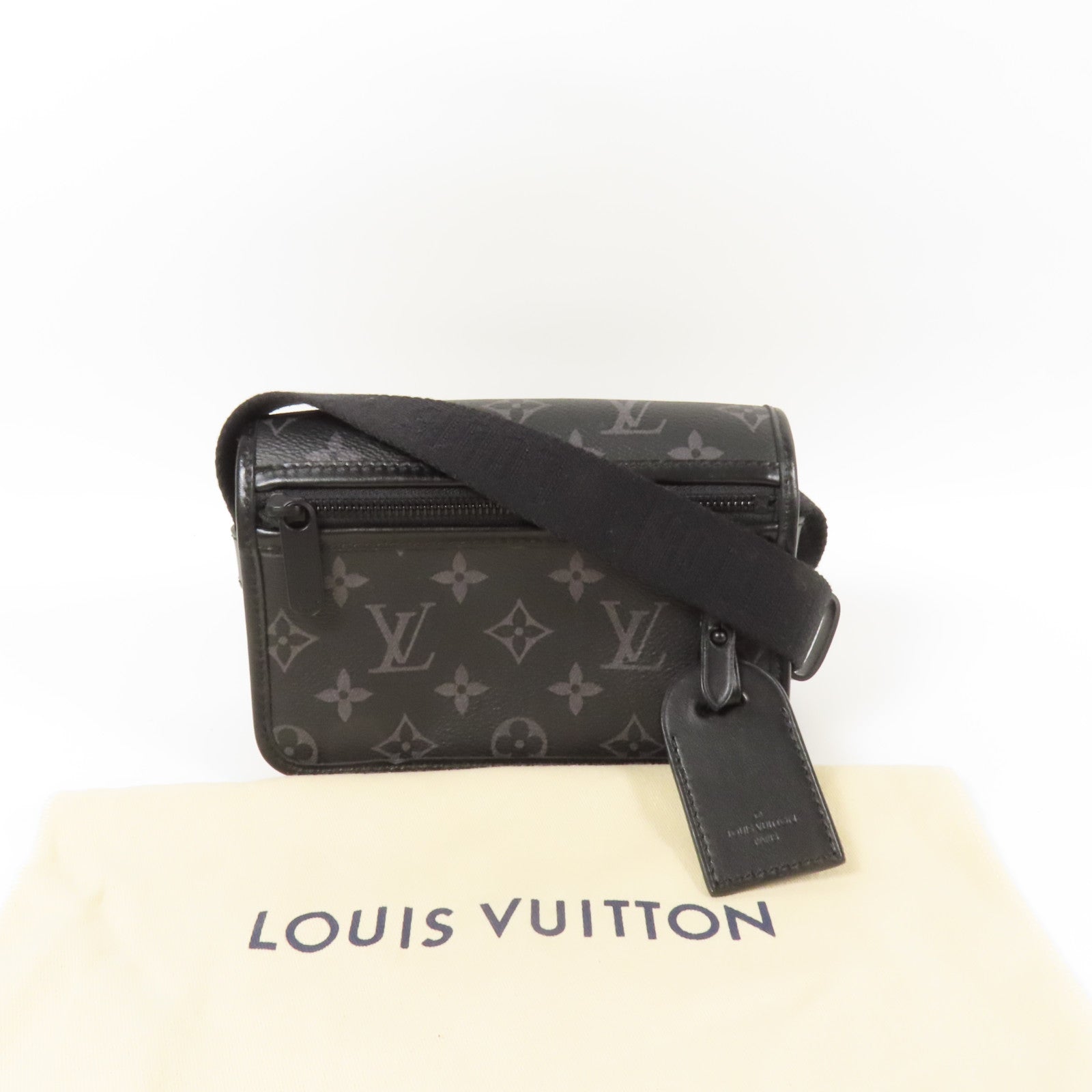 LOUIS VUITTON Monogram Eclipse Bosphore Wearable Wallet肩背袋