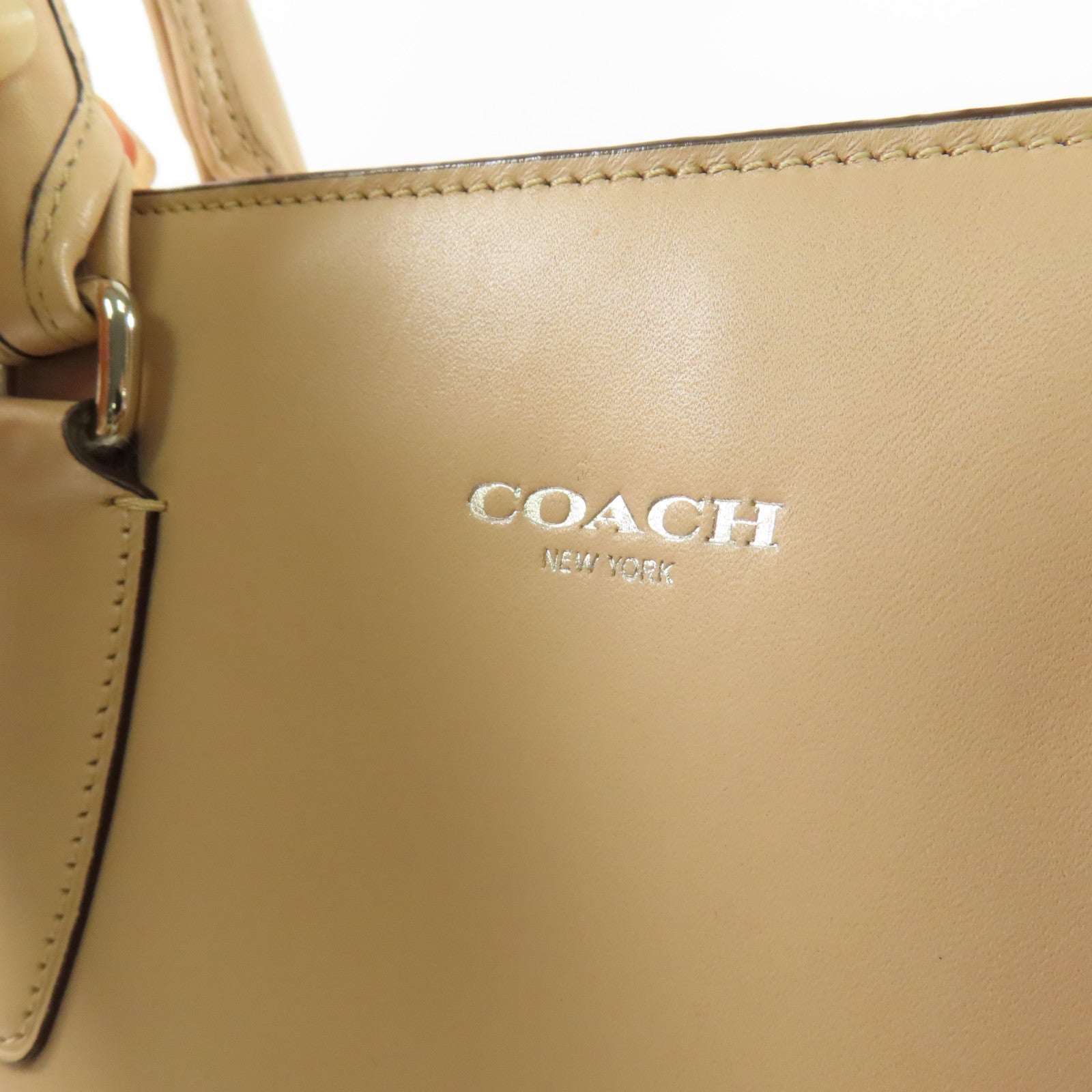 COACH 牛皮皮革Hand Bag銀扣手挽袋