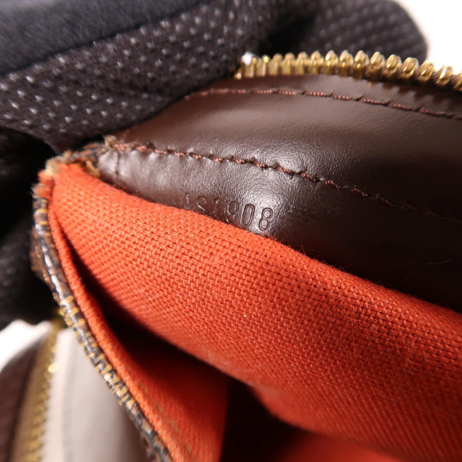 LOUIS VUITTON Damier Chelsea金扣肩背袋